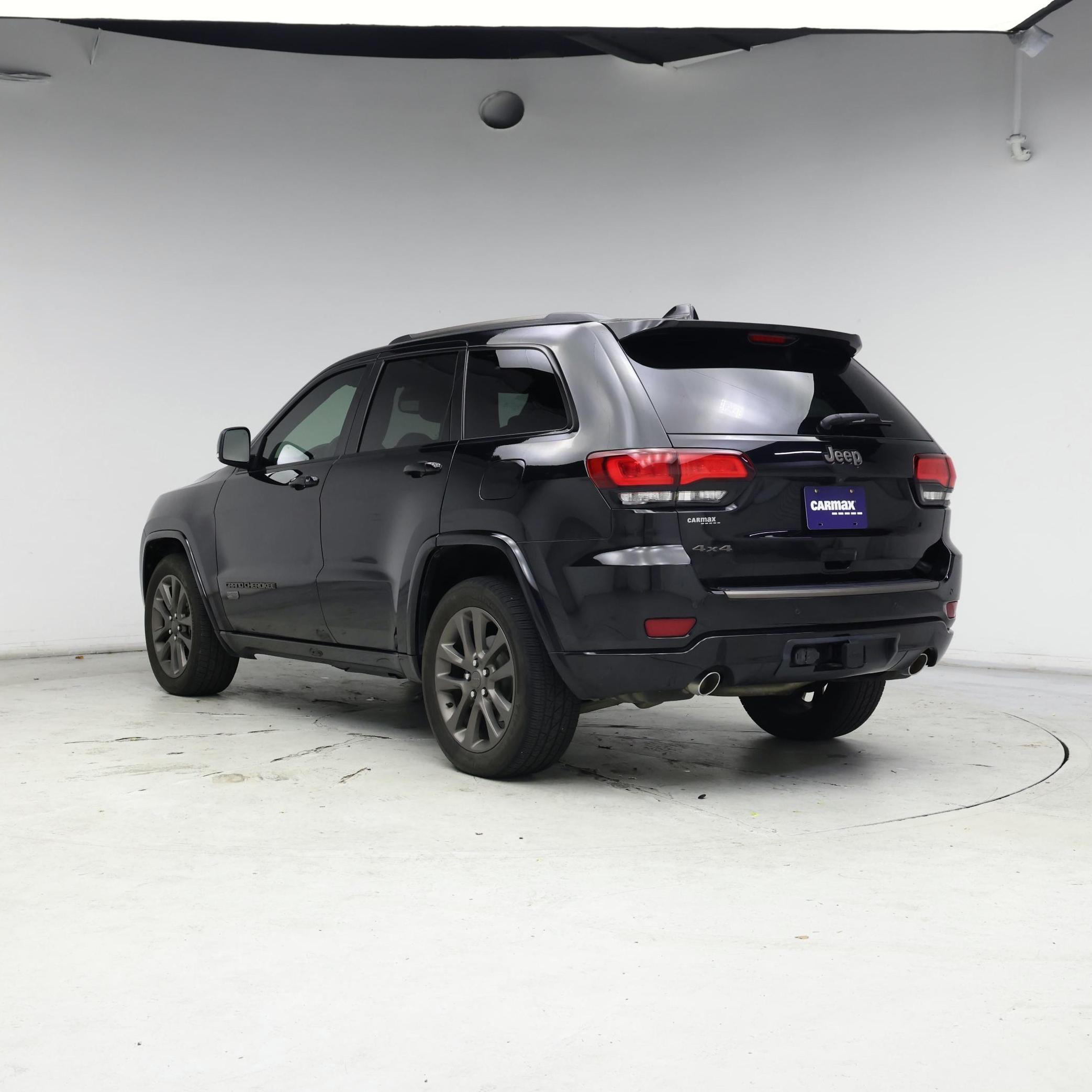 Thumbnail: 2017 Jeep Grand Cherokee - 2