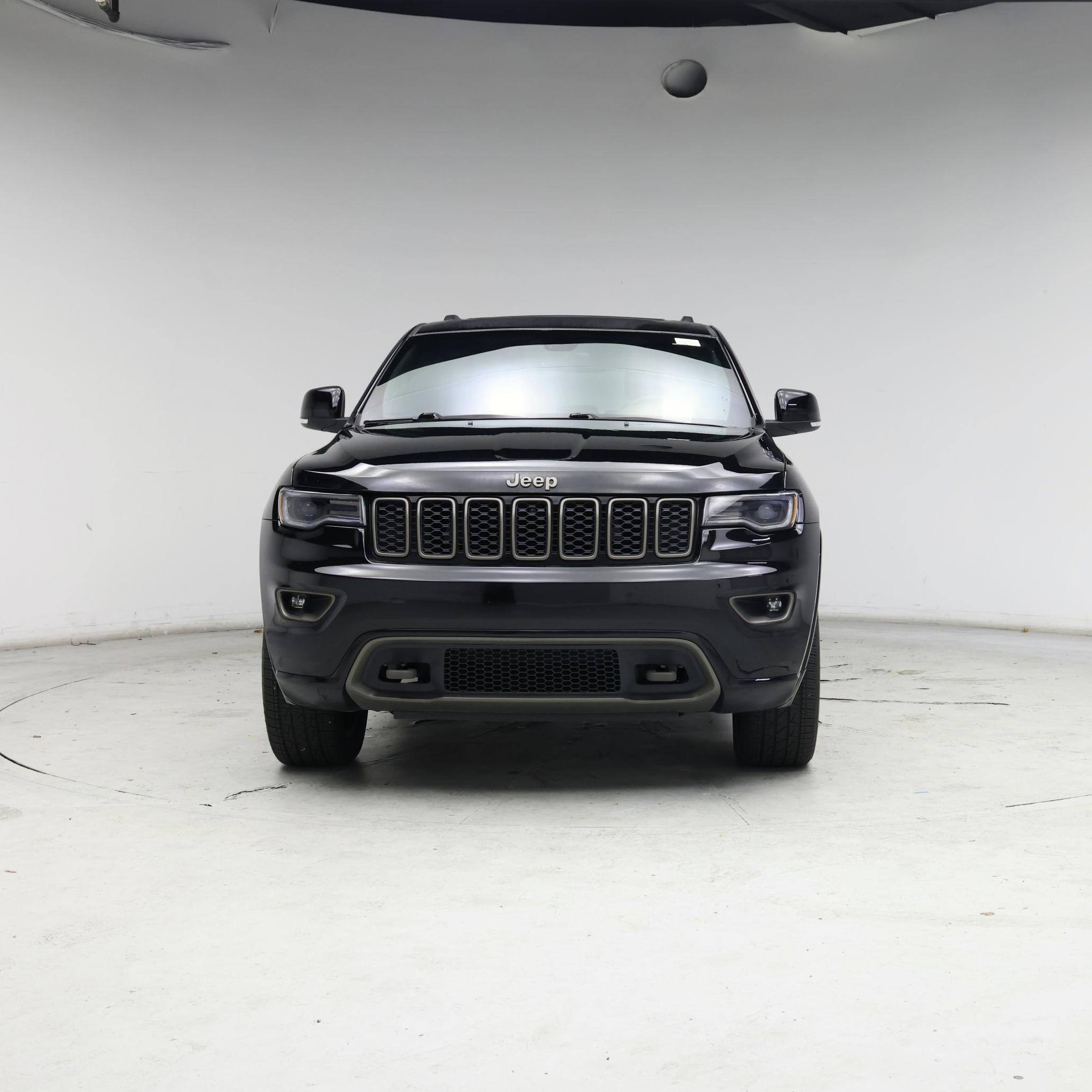 Thumbnail: 2017 Jeep Grand Cherokee - 5