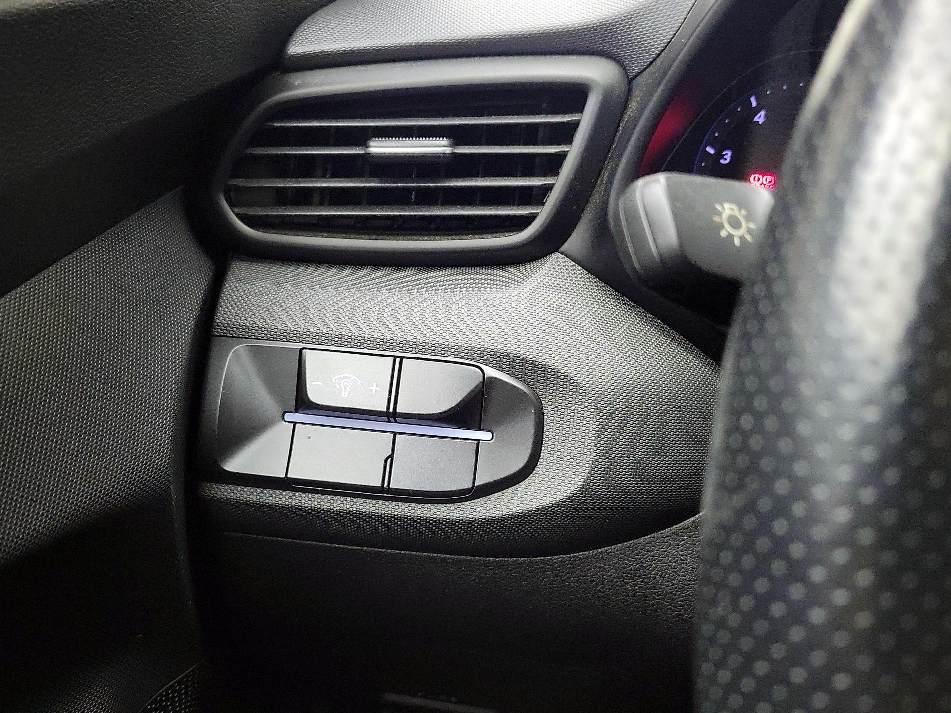 Thumbnail: 2020 Hyundai Veloster - 13