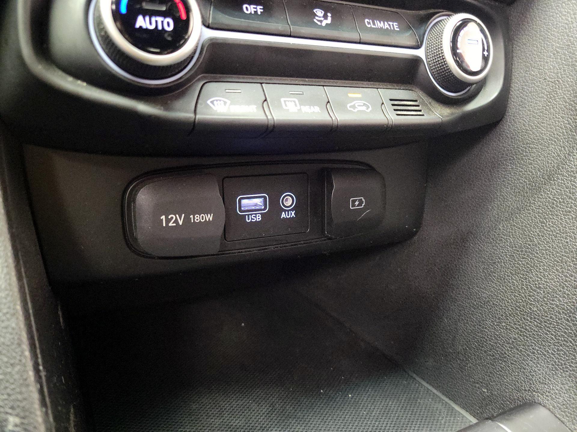 Thumbnail: 2020 Hyundai Veloster - 18