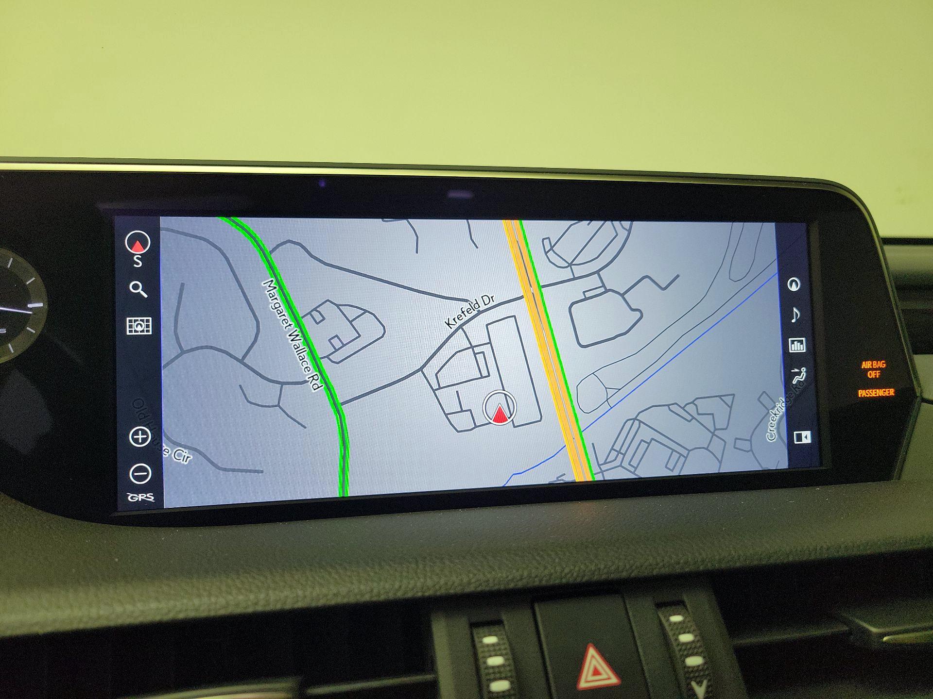 Thumbnail: 2021 Lexus ES - 14