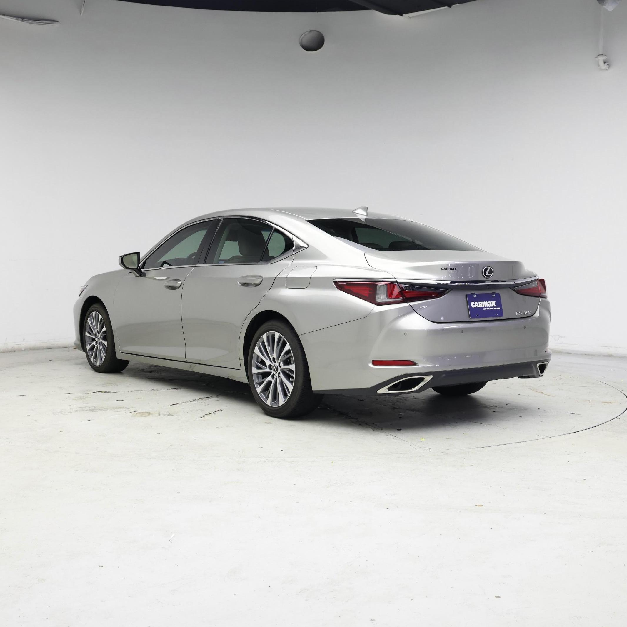 Thumbnail: 2021 Lexus ES - 2