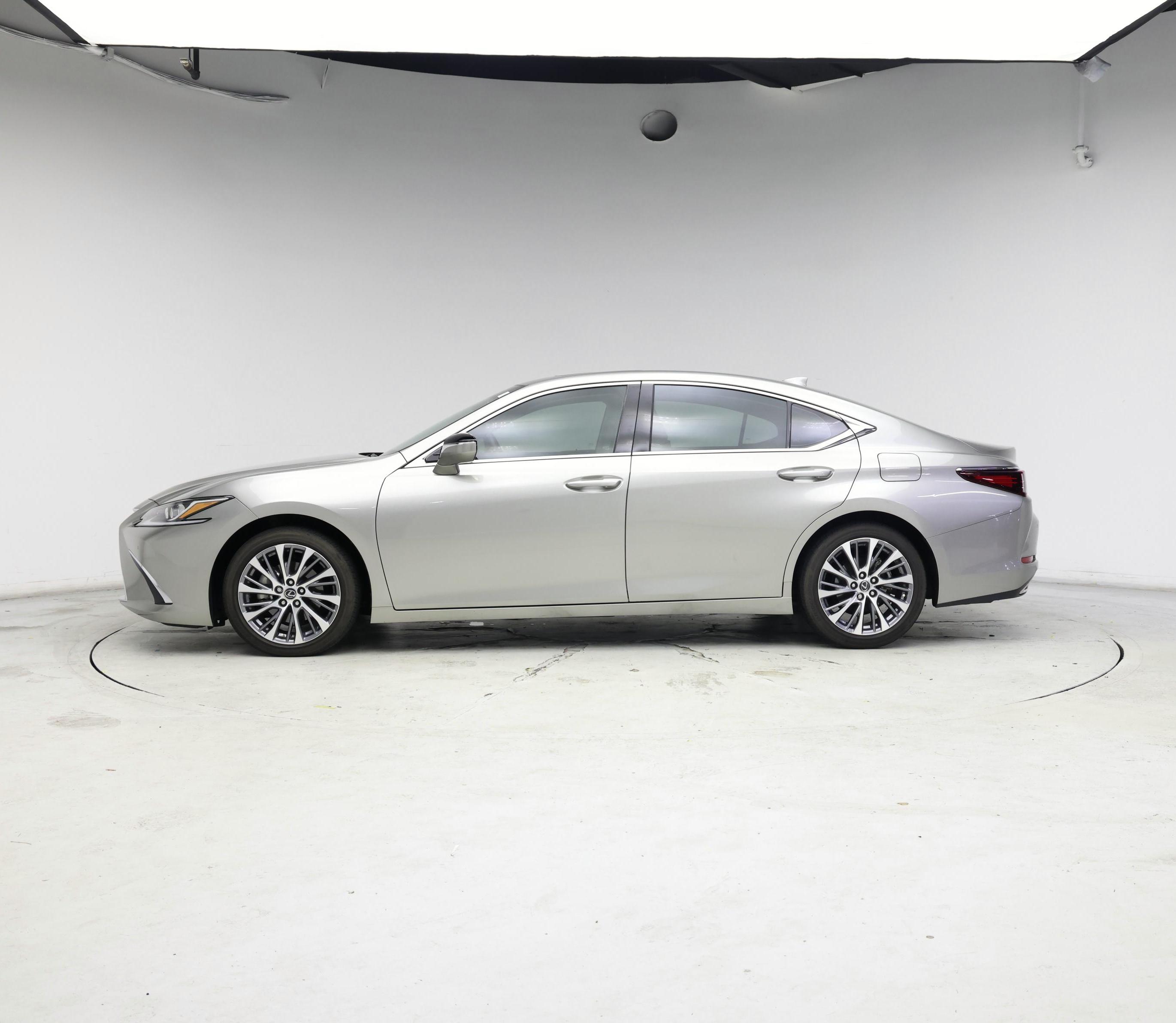 Thumbnail: 2021 Lexus ES - 3