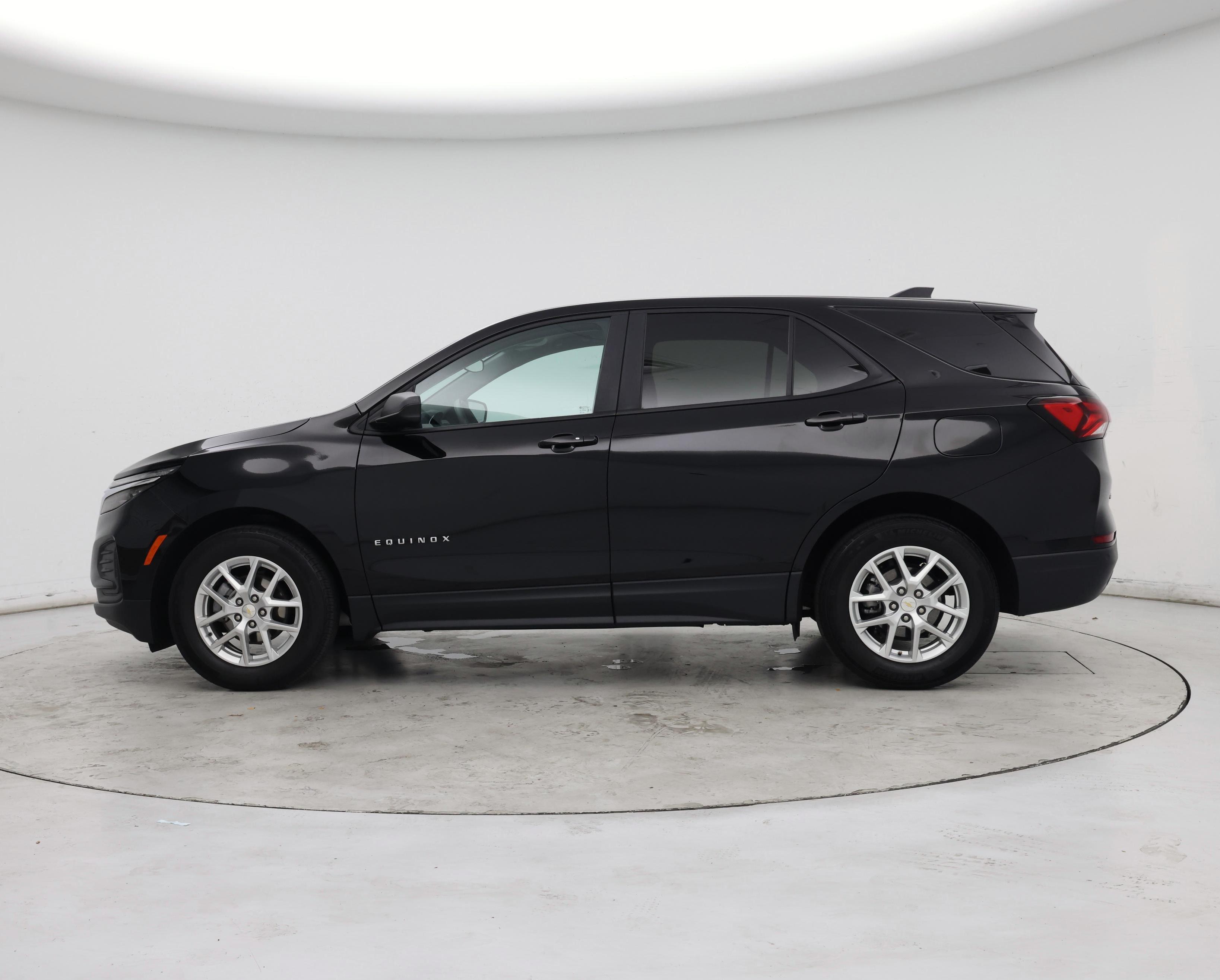 Thumbnail: 2023 Chevrolet Equinox - 3