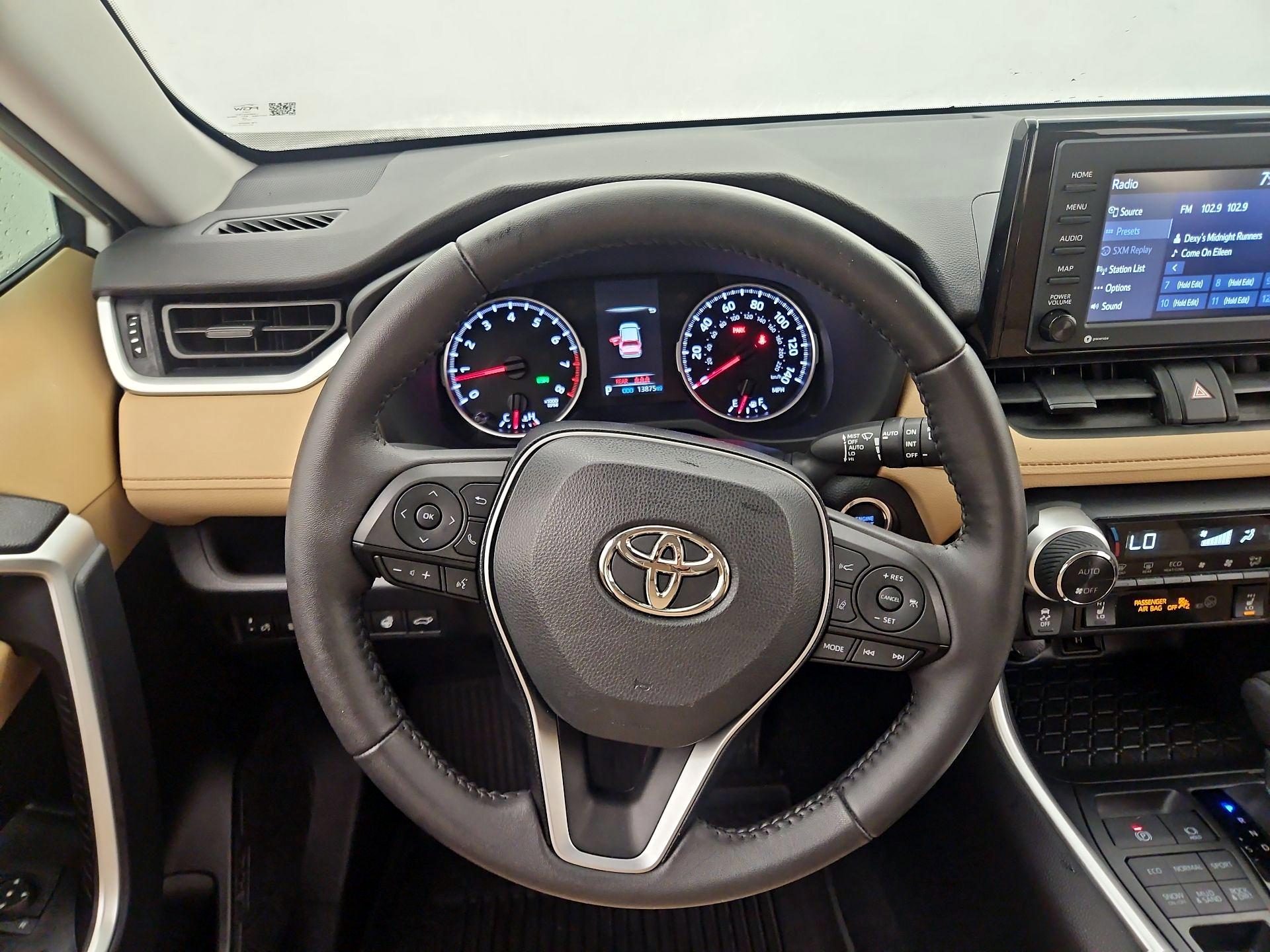 Thumbnail: 2022 Toyota RAV4 - 10