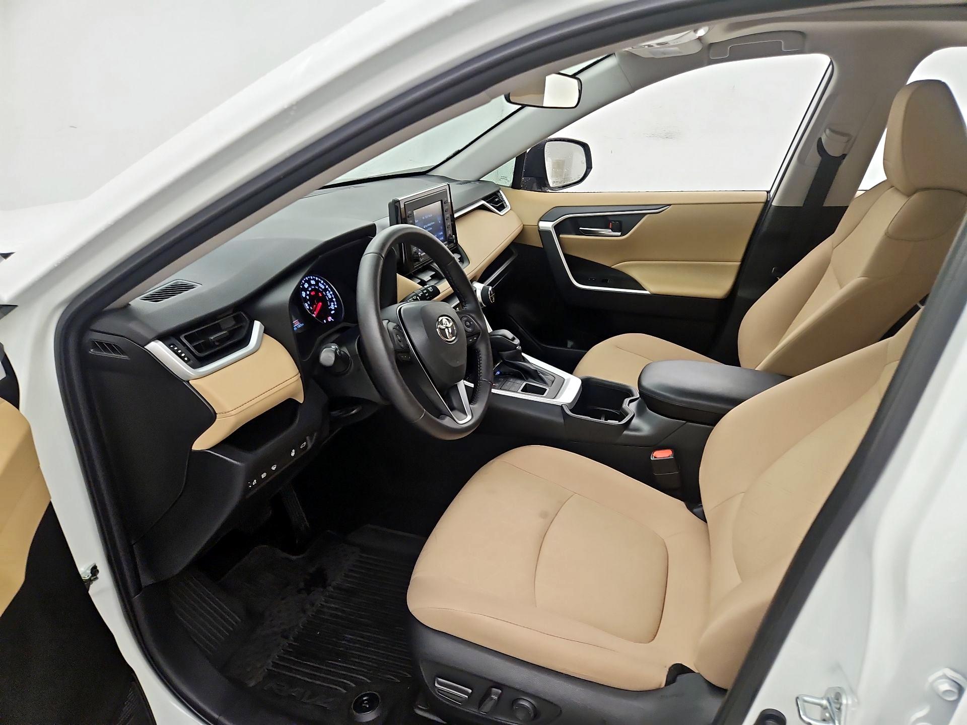 Thumbnail: 2022 Toyota RAV4 - 11