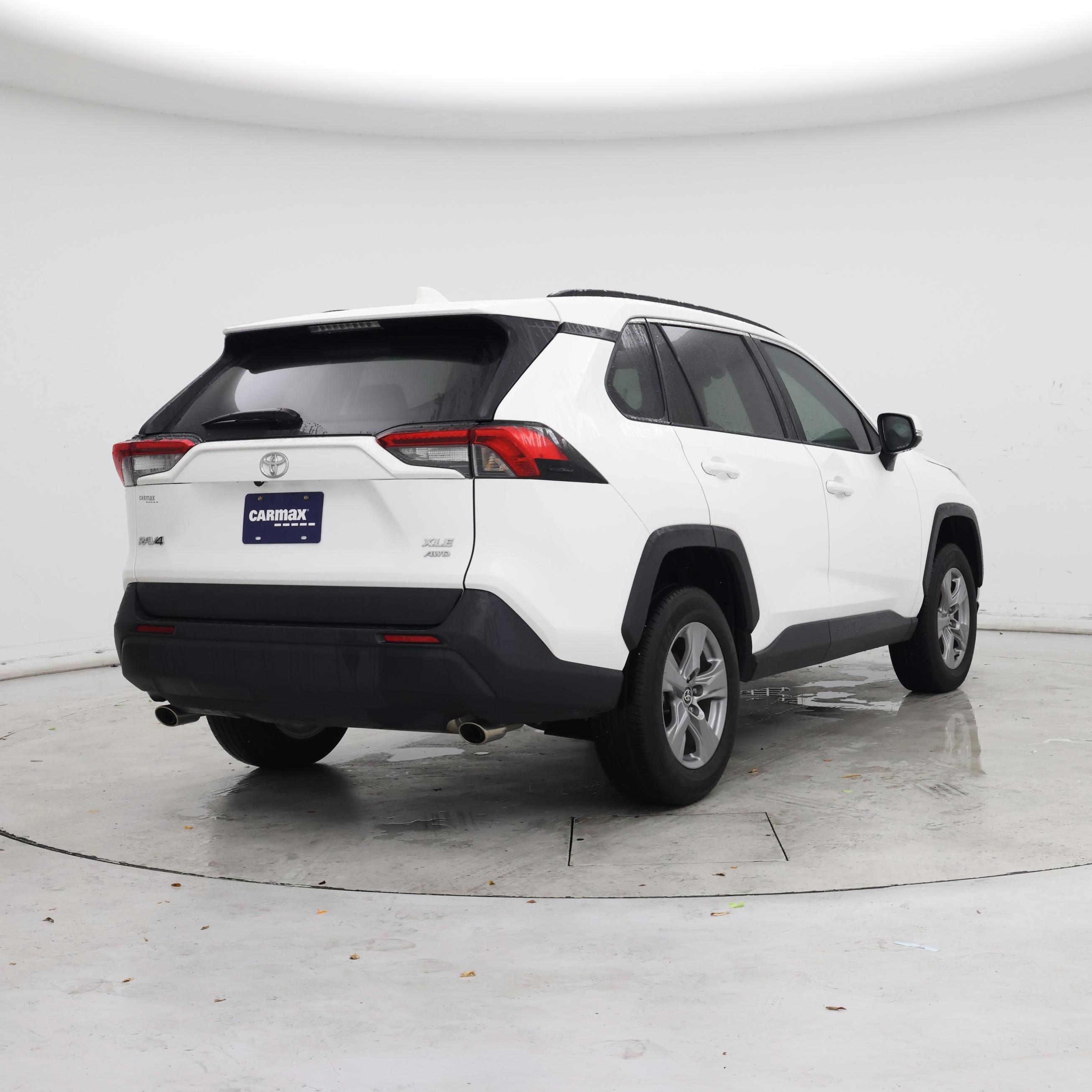 Thumbnail: 2022 Toyota RAV4 - 8