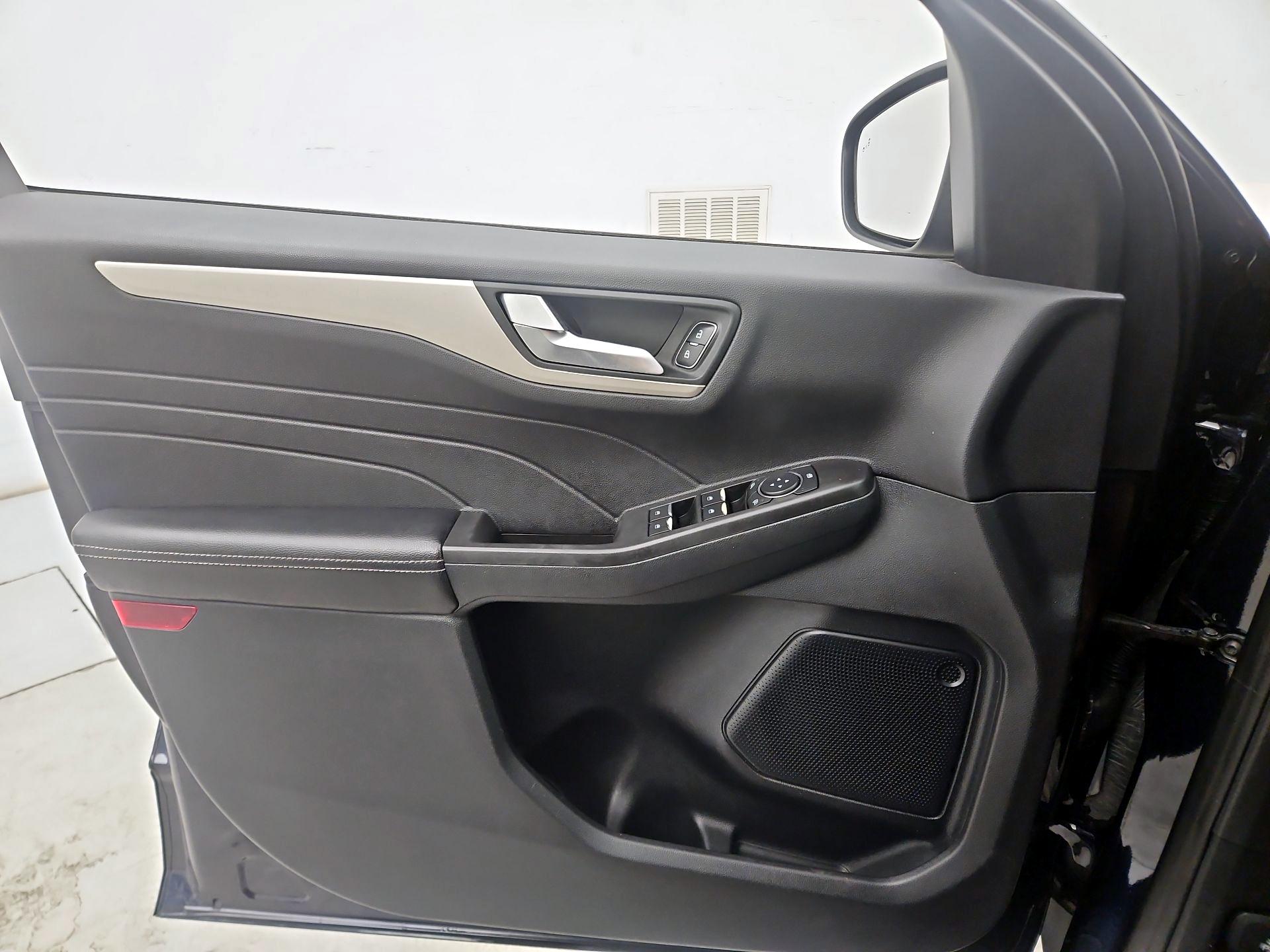 Thumbnail: 2021 Ford Escape - 12