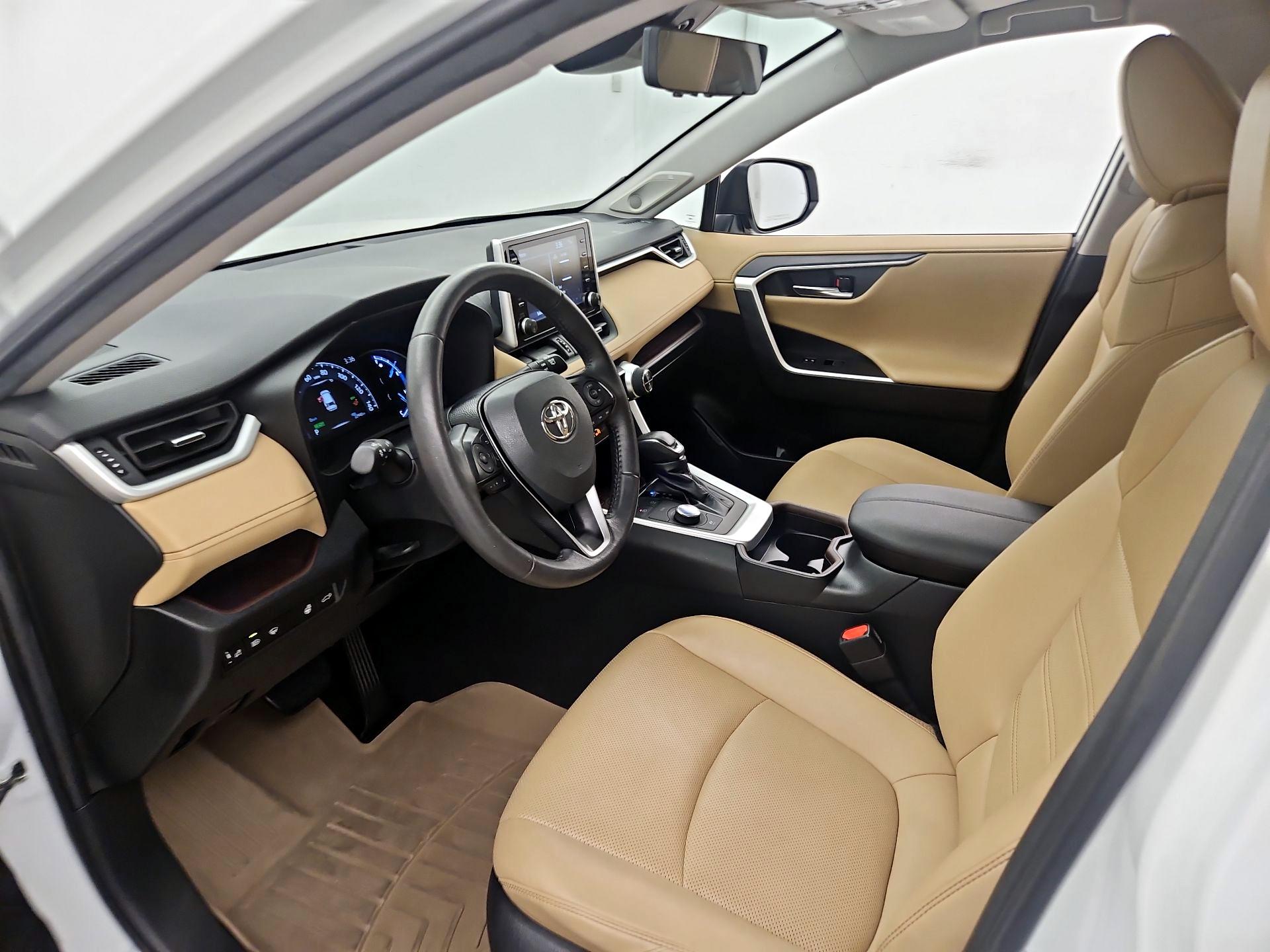 Thumbnail: 2021 Toyota RAV4 - 11