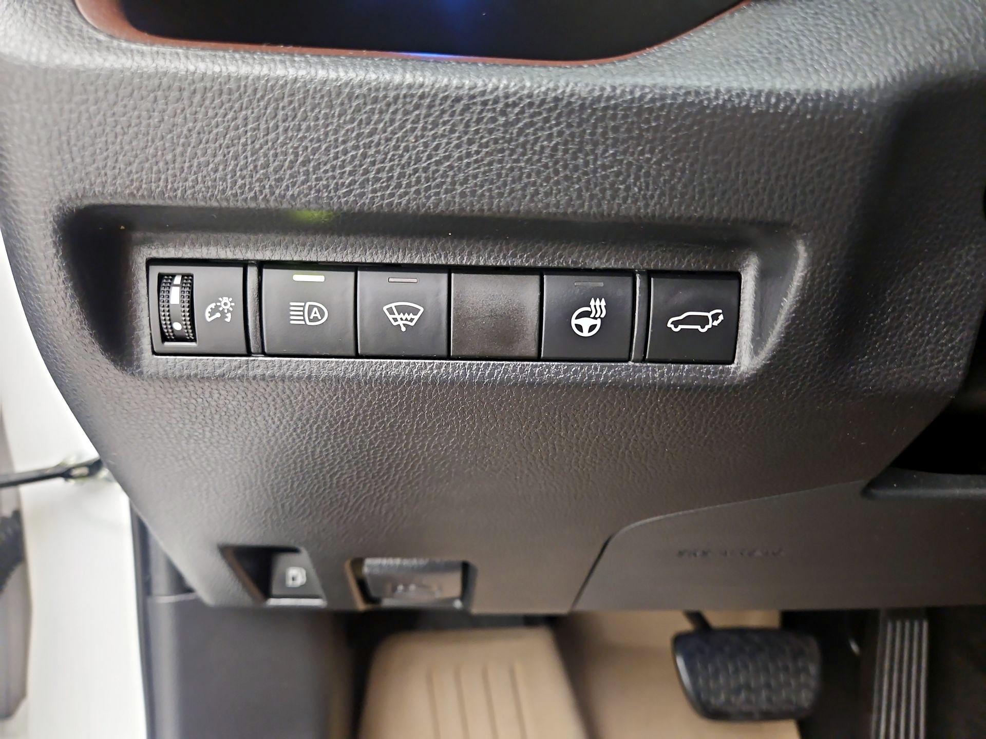 Thumbnail: 2021 Toyota RAV4 - 13