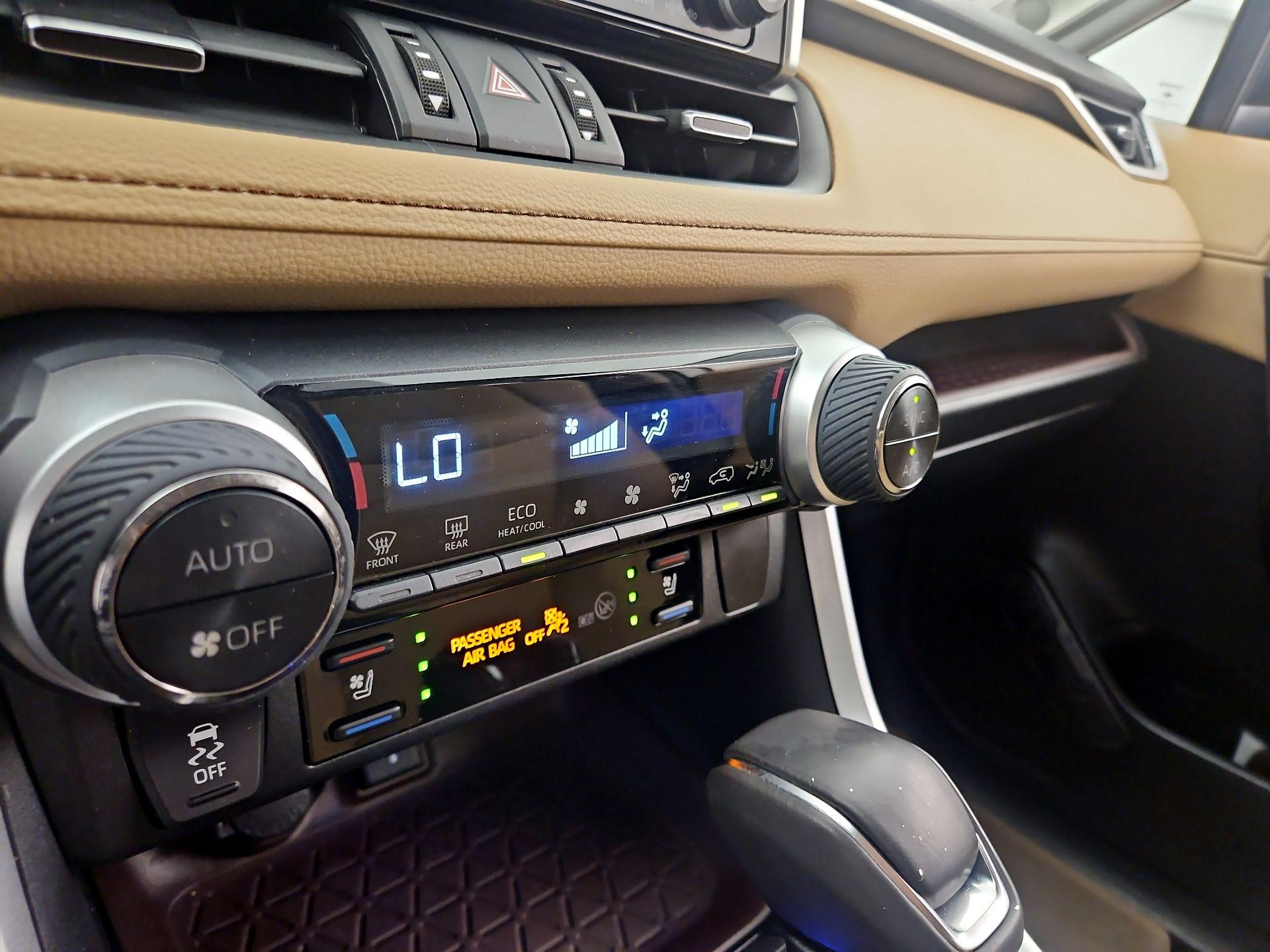 Thumbnail: 2021 Toyota RAV4 - 16