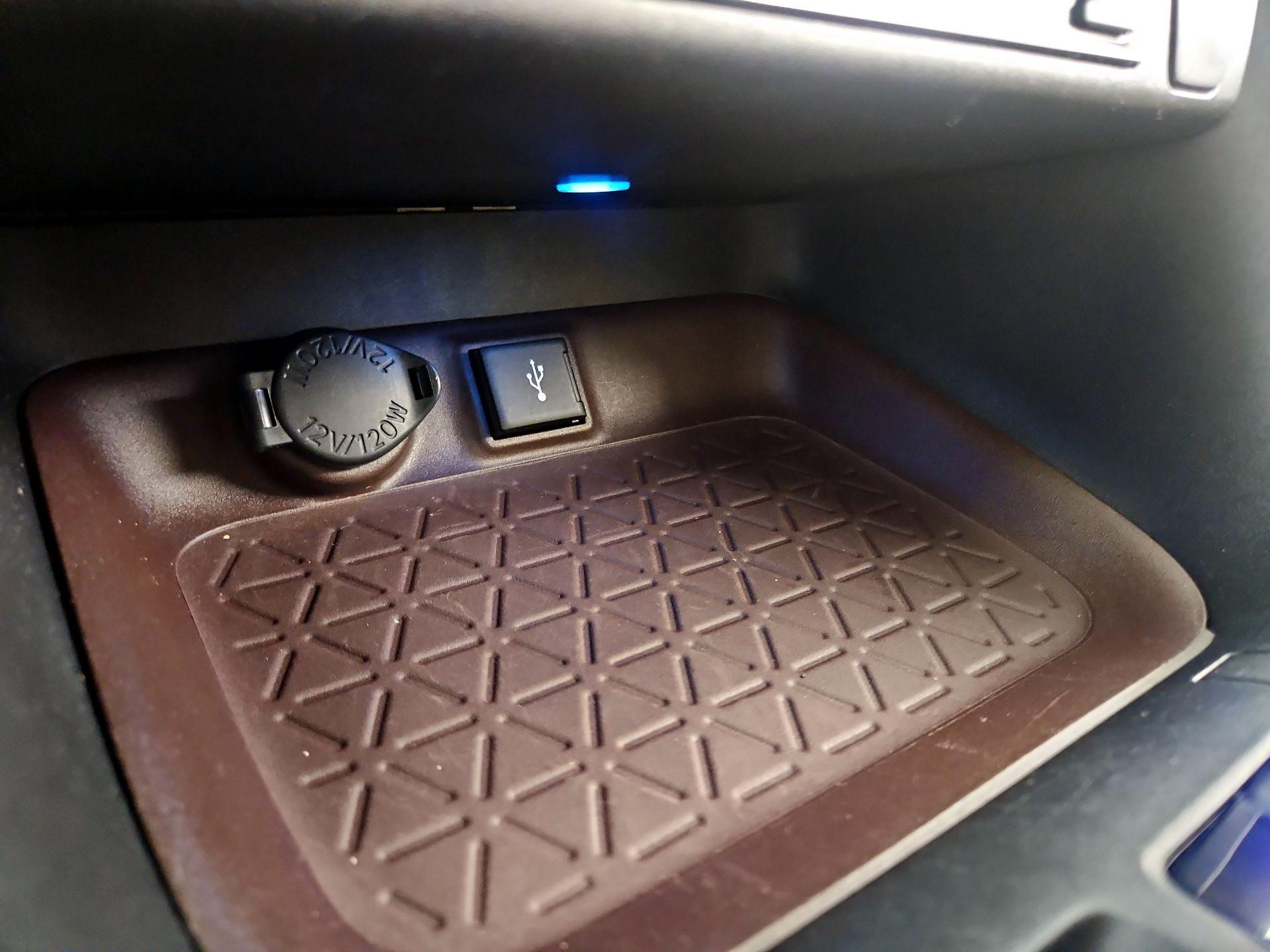 Thumbnail: 2021 Toyota RAV4 - 18