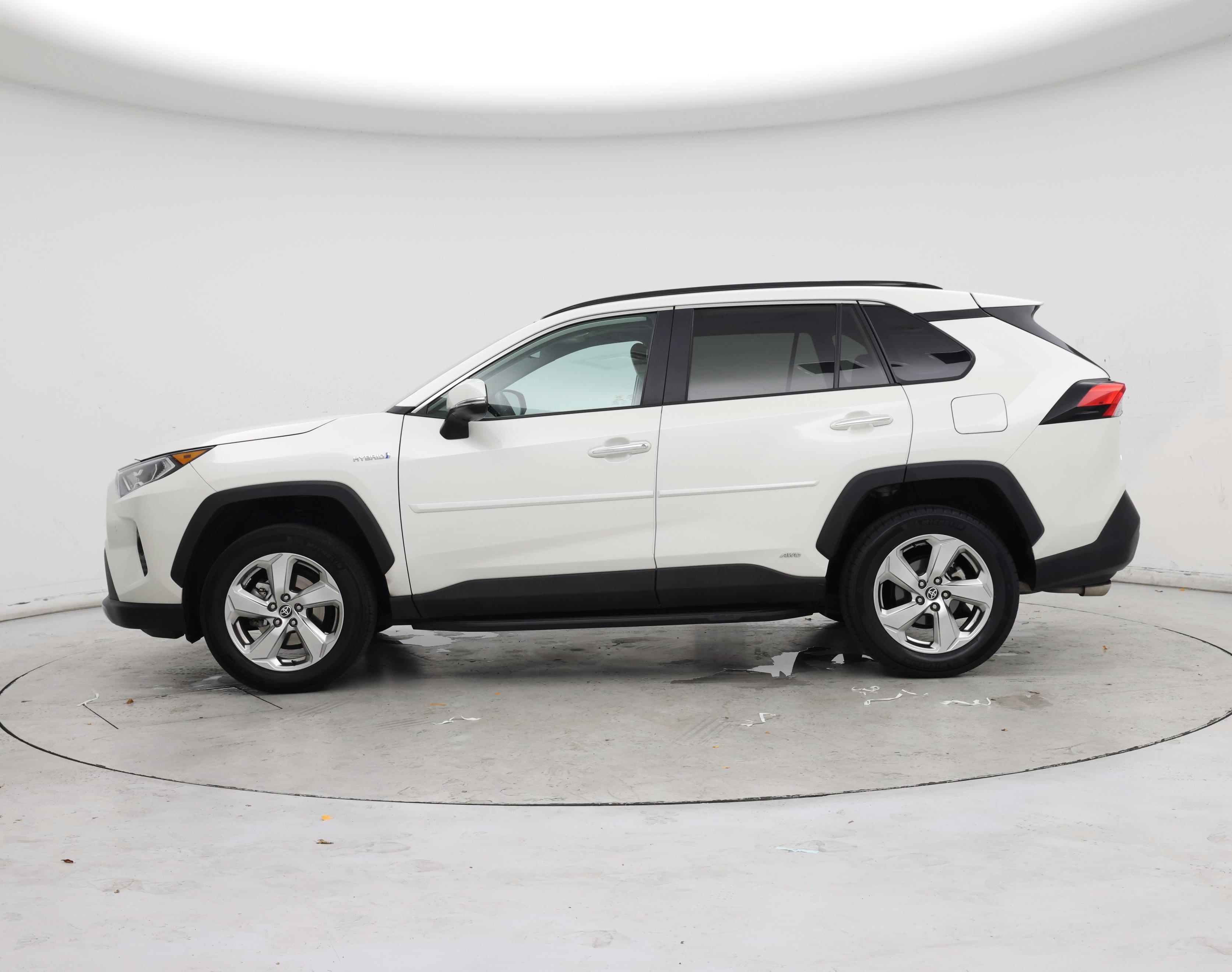 Thumbnail: 2021 Toyota RAV4 - 3