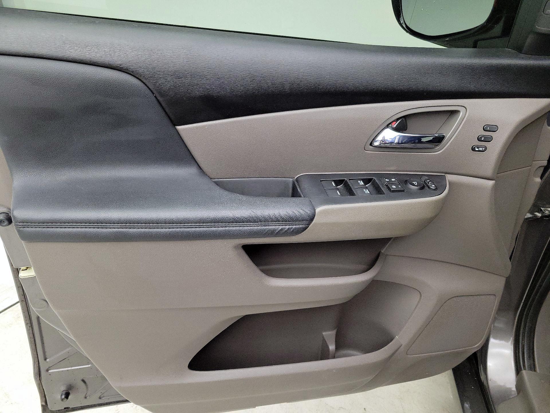 Thumbnail: 2014 Honda Odyssey - 12