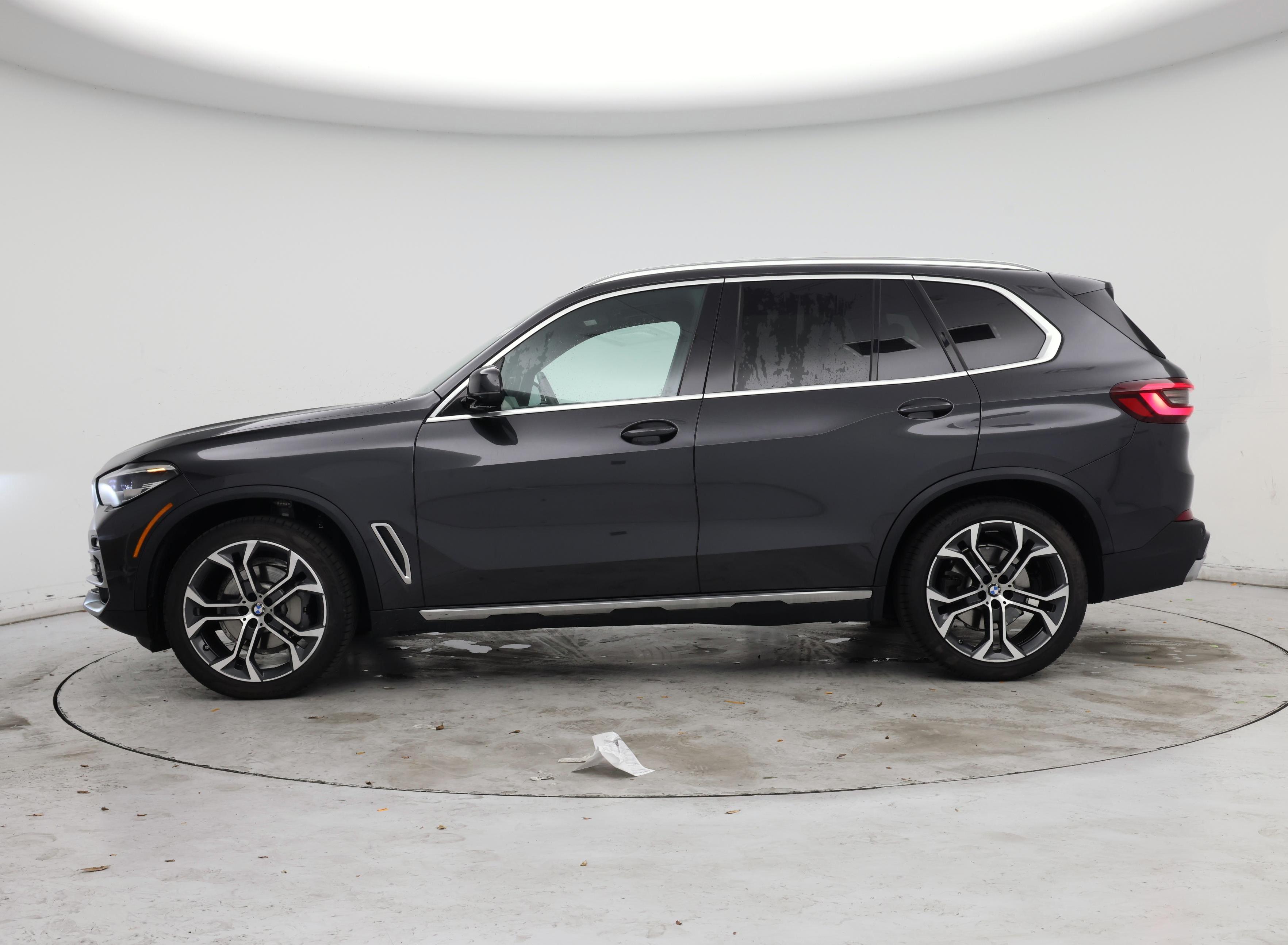 Thumbnail: 2021 BMW X5 - 3