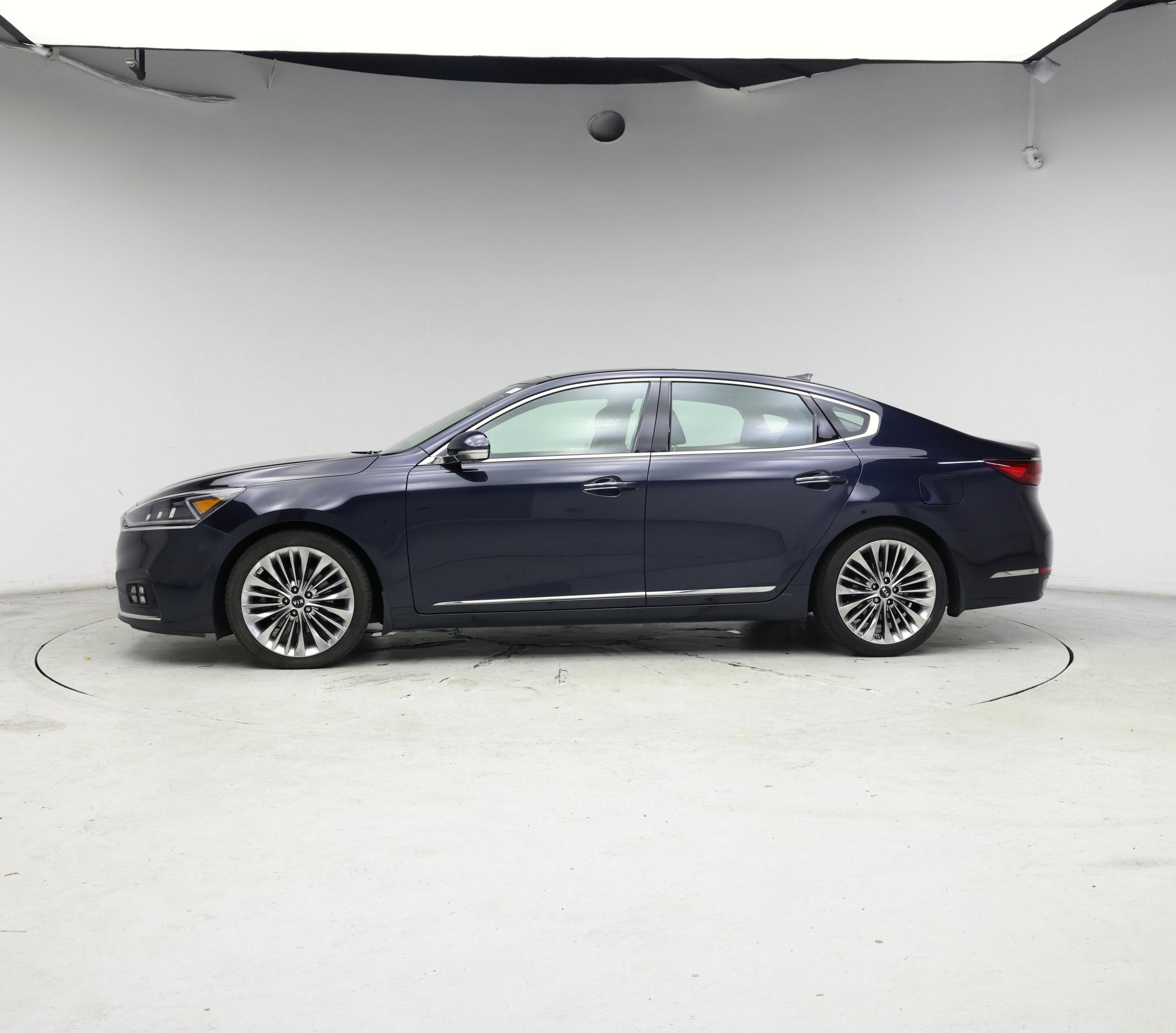 Thumbnail: 2017 Kia Cadenza - 3