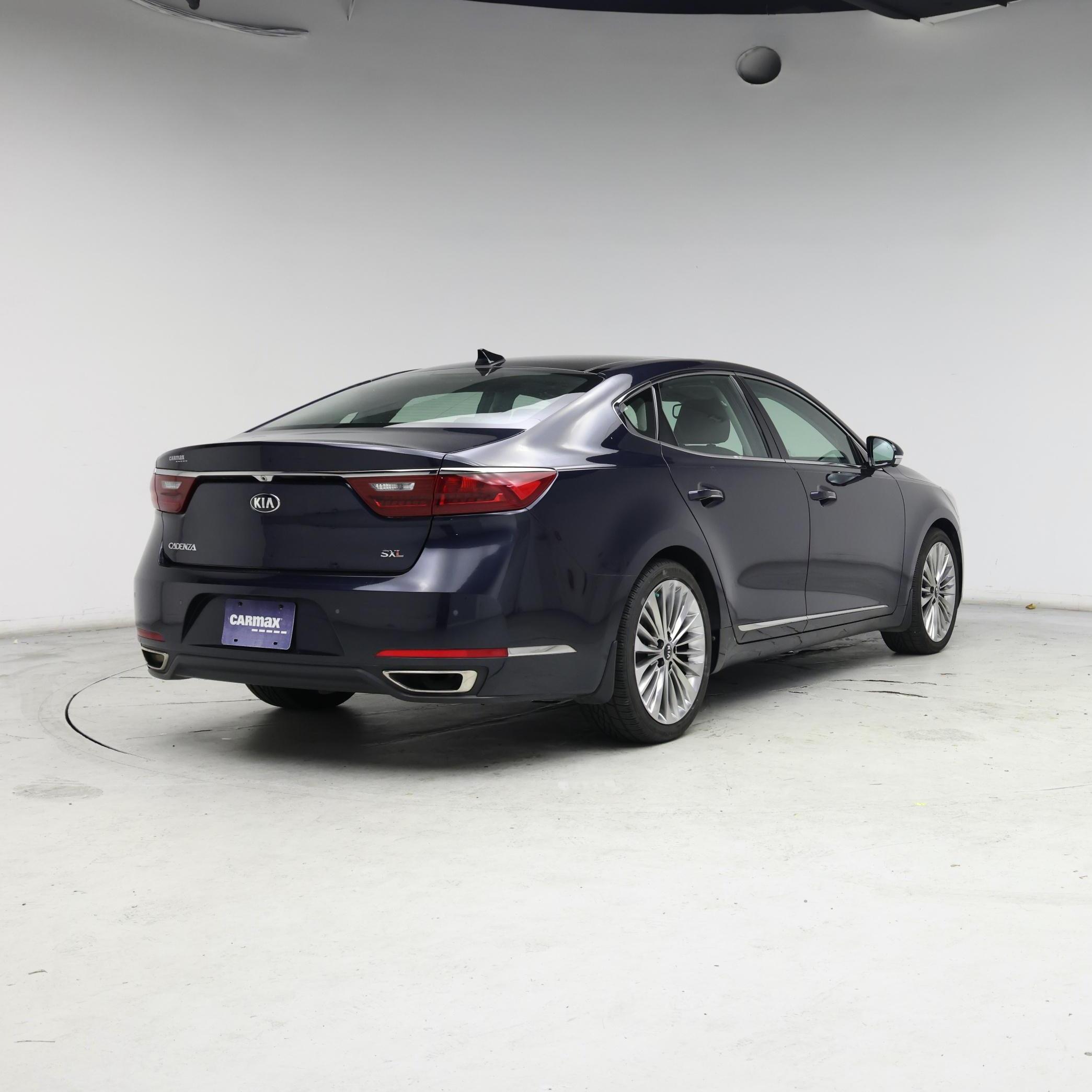 Thumbnail: 2017 Kia Cadenza - 8