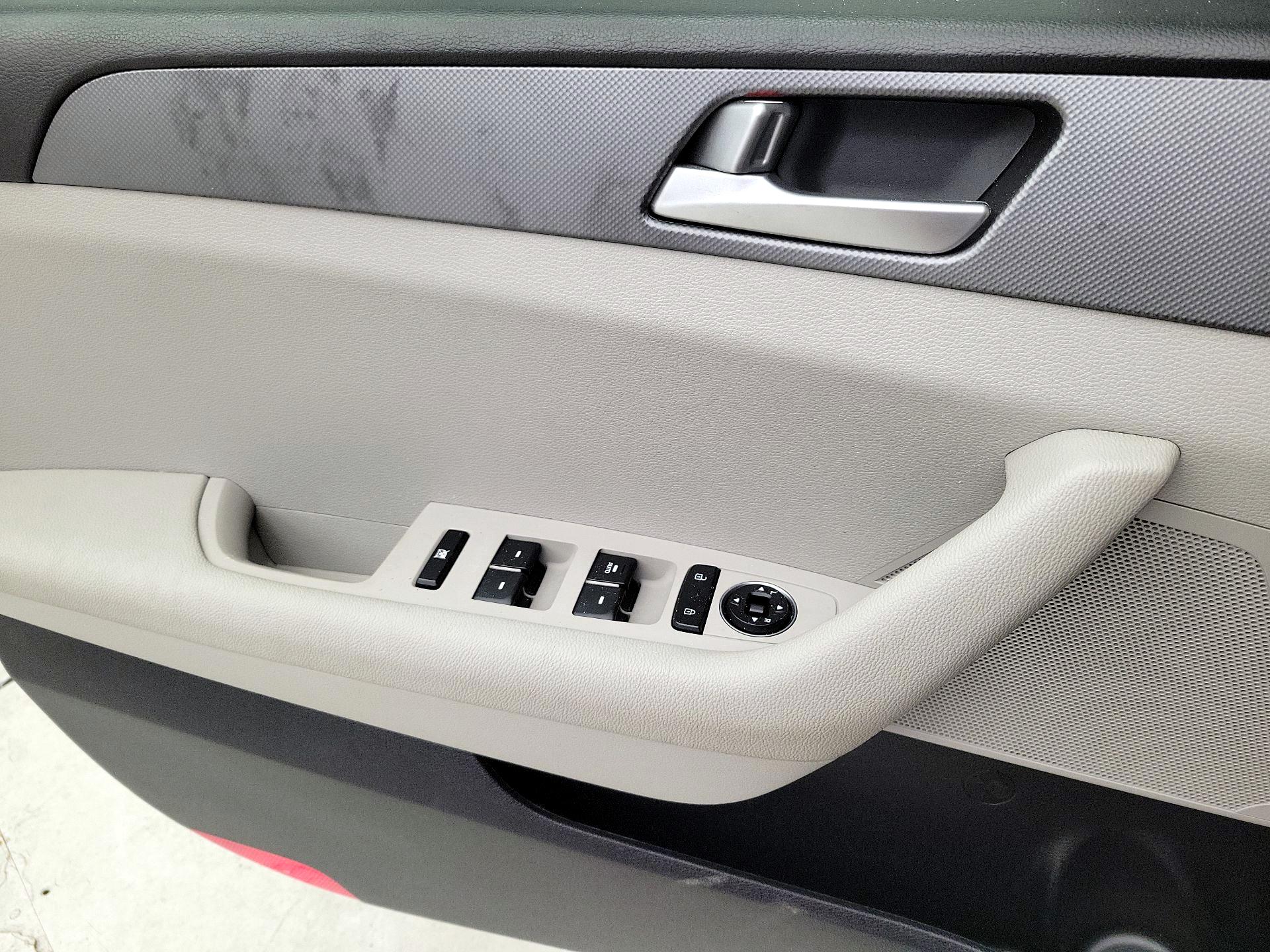 Thumbnail: 2016 Hyundai Sonata - 12