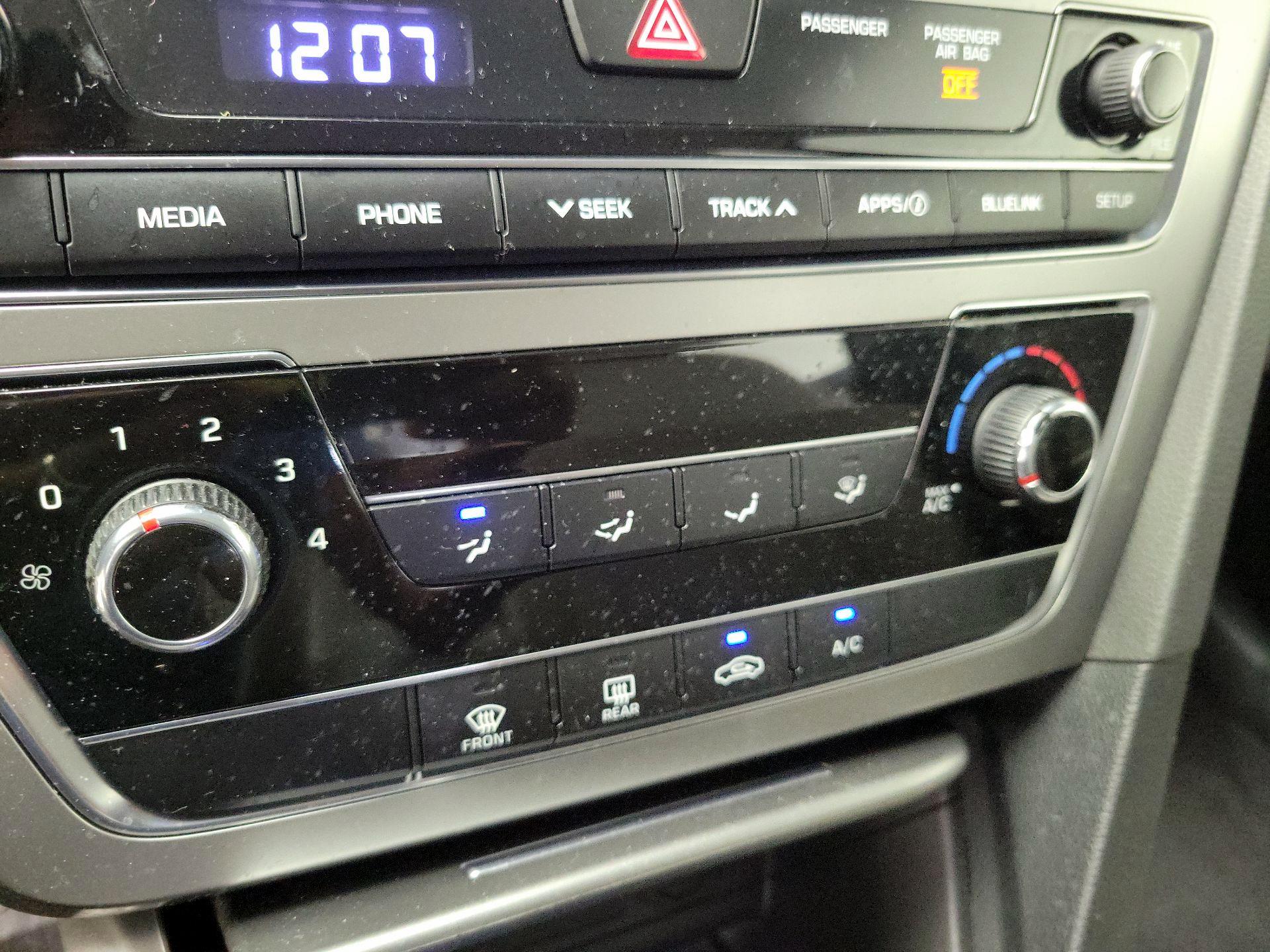 Thumbnail: 2016 Hyundai Sonata - 16