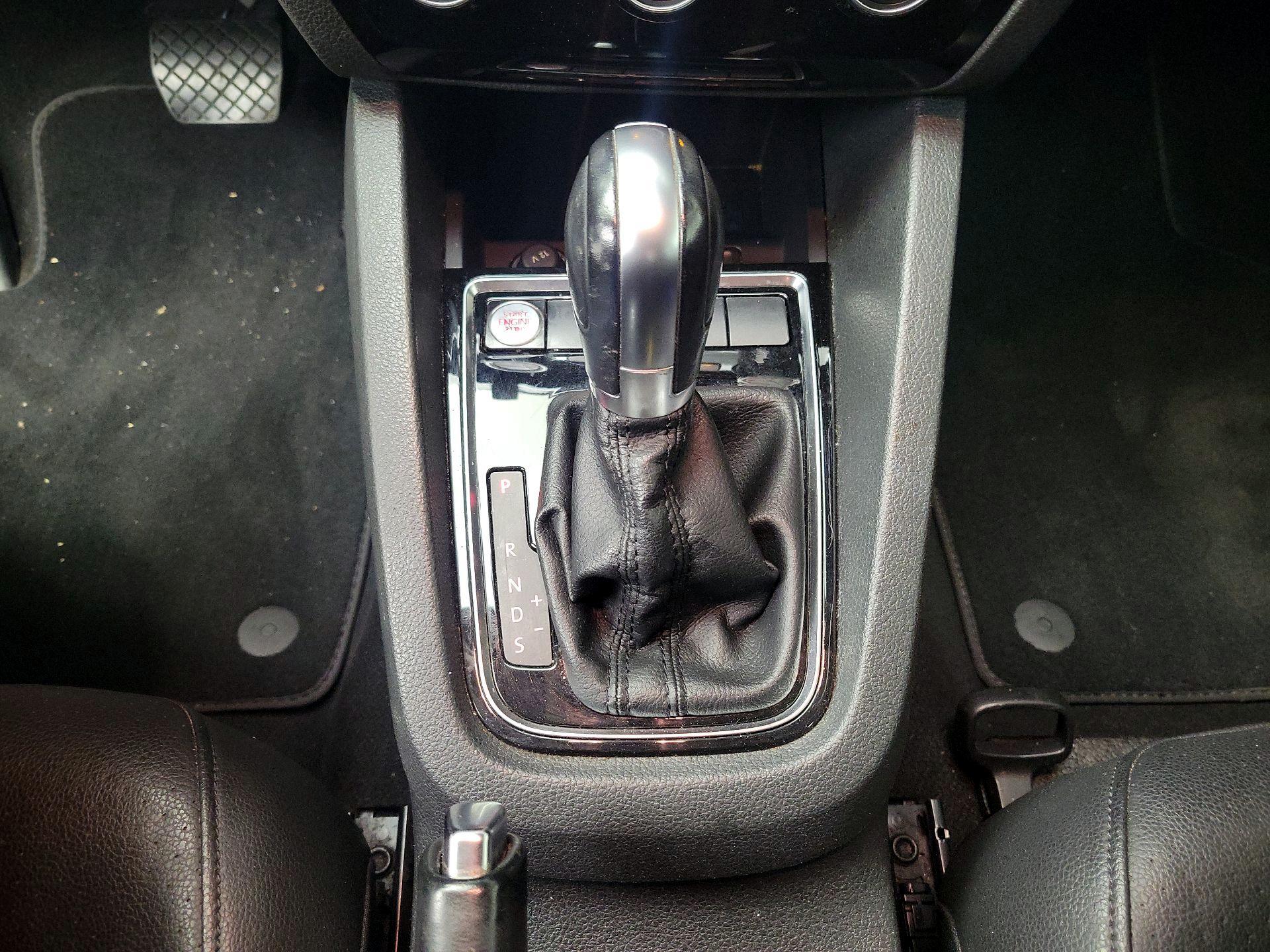 Thumbnail: 2017 Volkswagen Jetta - 18