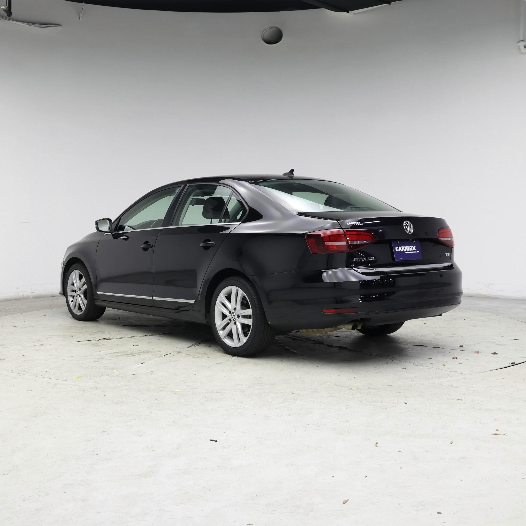 Thumbnail: 2017 Volkswagen Jetta - 2