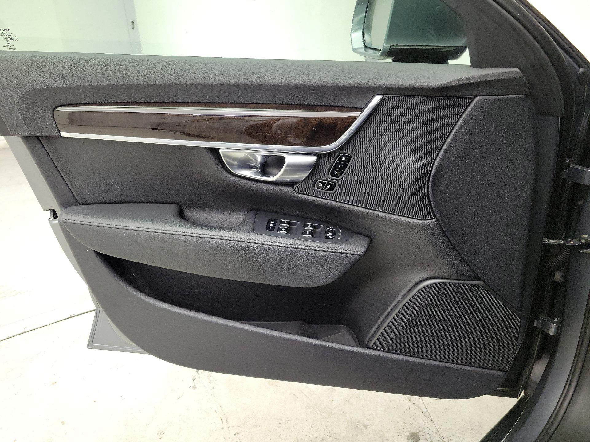 Thumbnail: 2018 Volvo S90 - 12