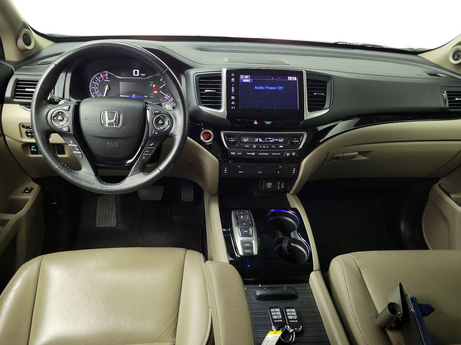Thumbnail: 2017 Honda Pilot - 9