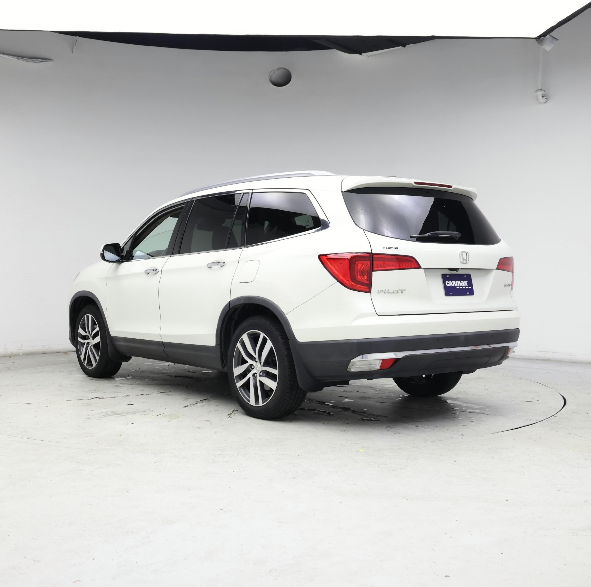 Thumbnail: 2017 Honda Pilot - 2