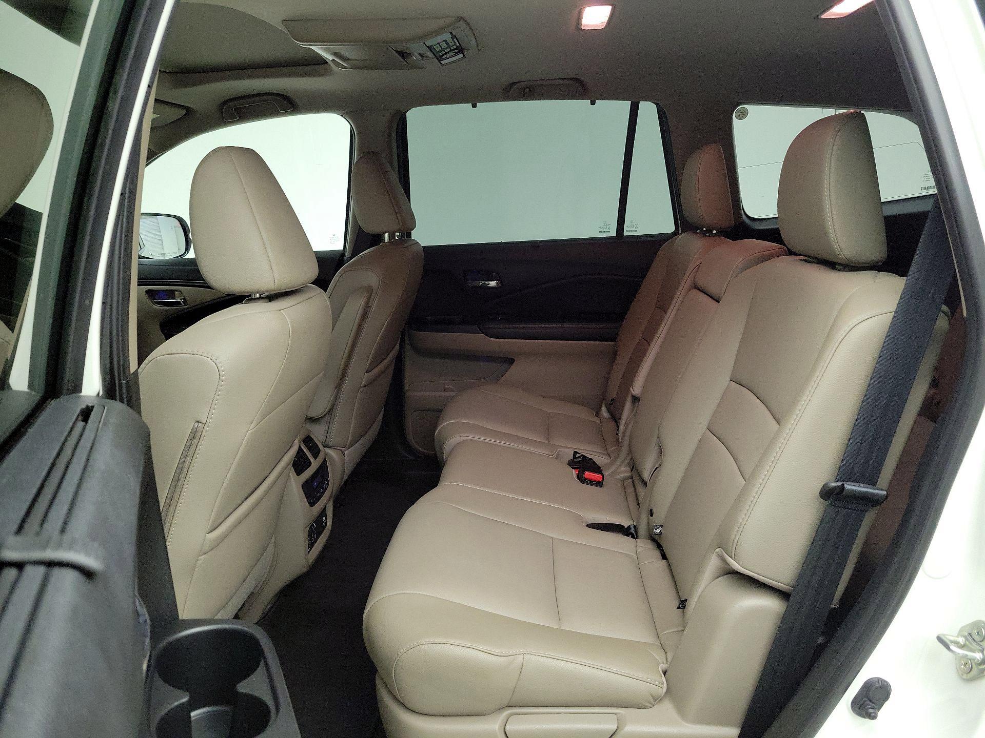 Thumbnail: 2017 Honda Pilot - 20
