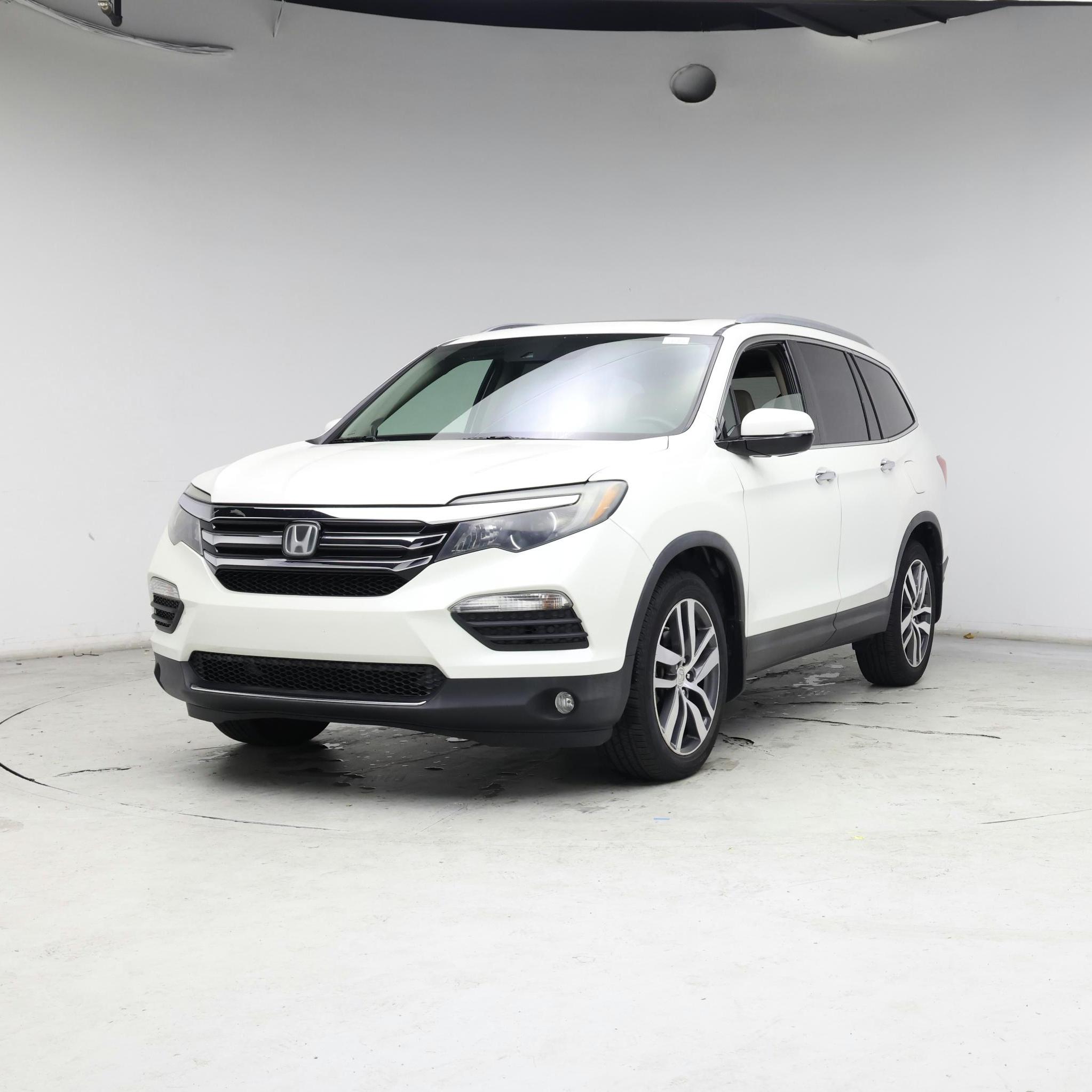 Thumbnail: 2017 Honda Pilot - 4