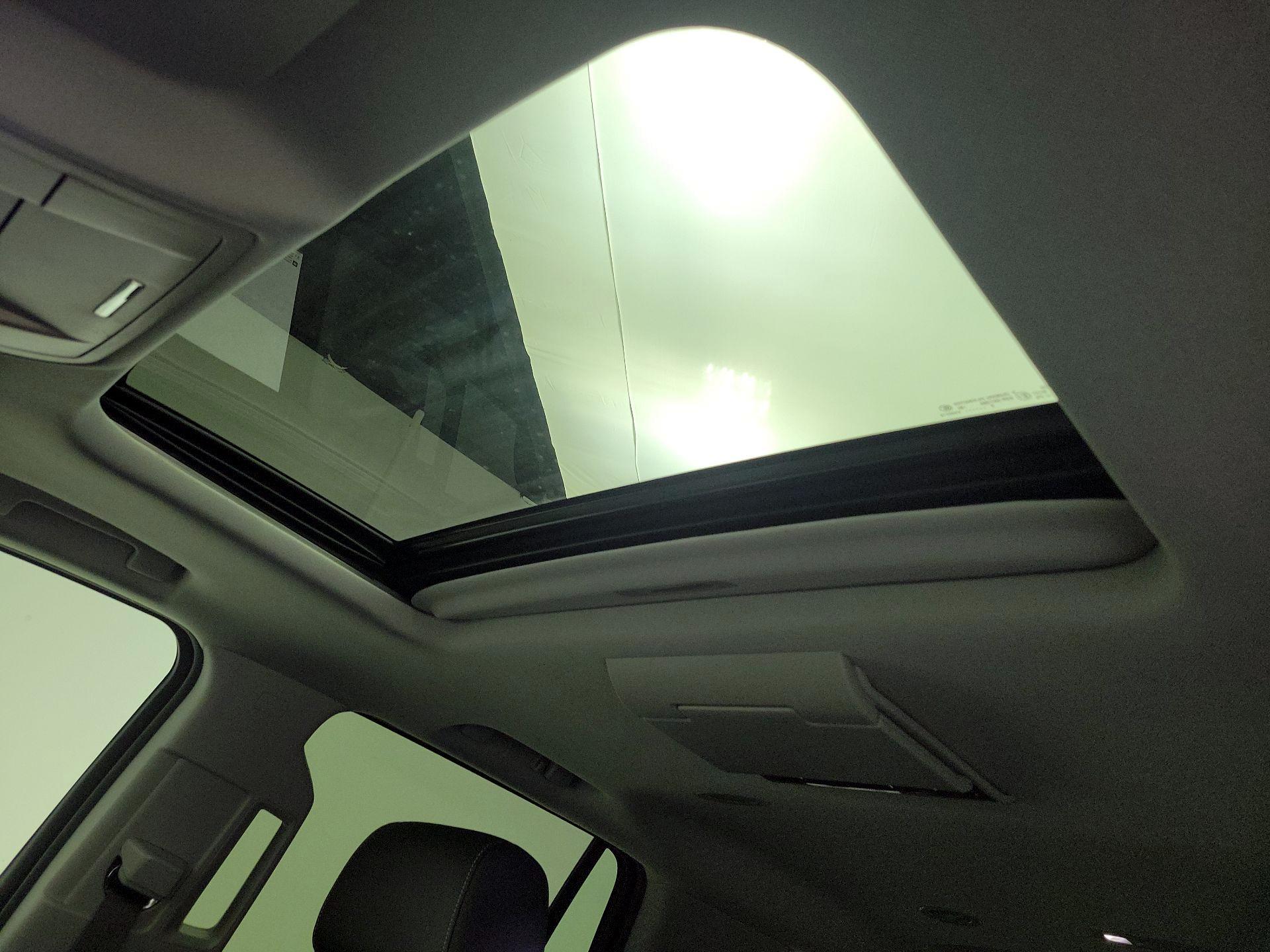 Thumbnail: 2016 Chevrolet Tahoe - 20