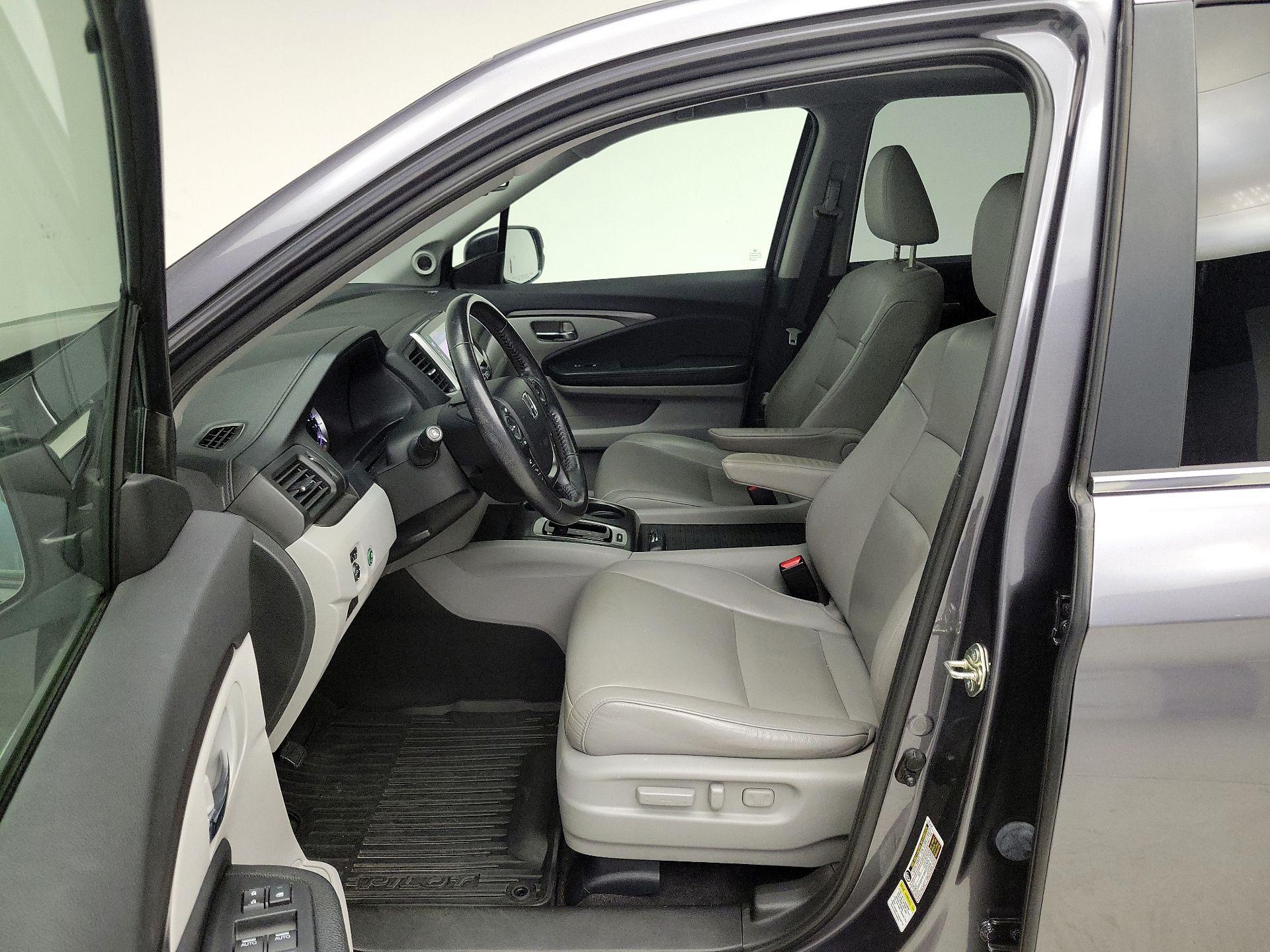 Thumbnail: 2016 Honda Pilot - 11