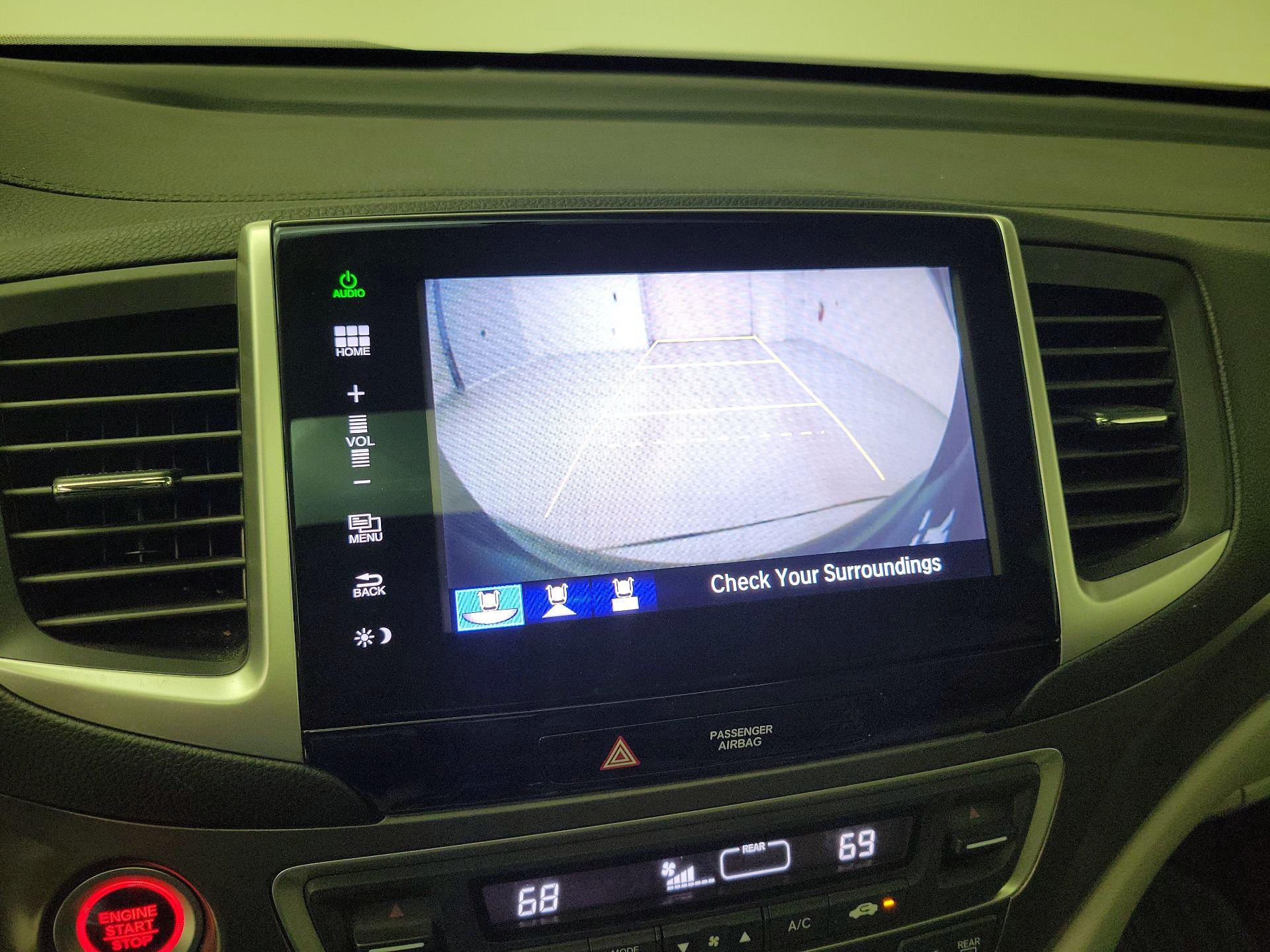 Thumbnail: 2016 Honda Pilot - 15