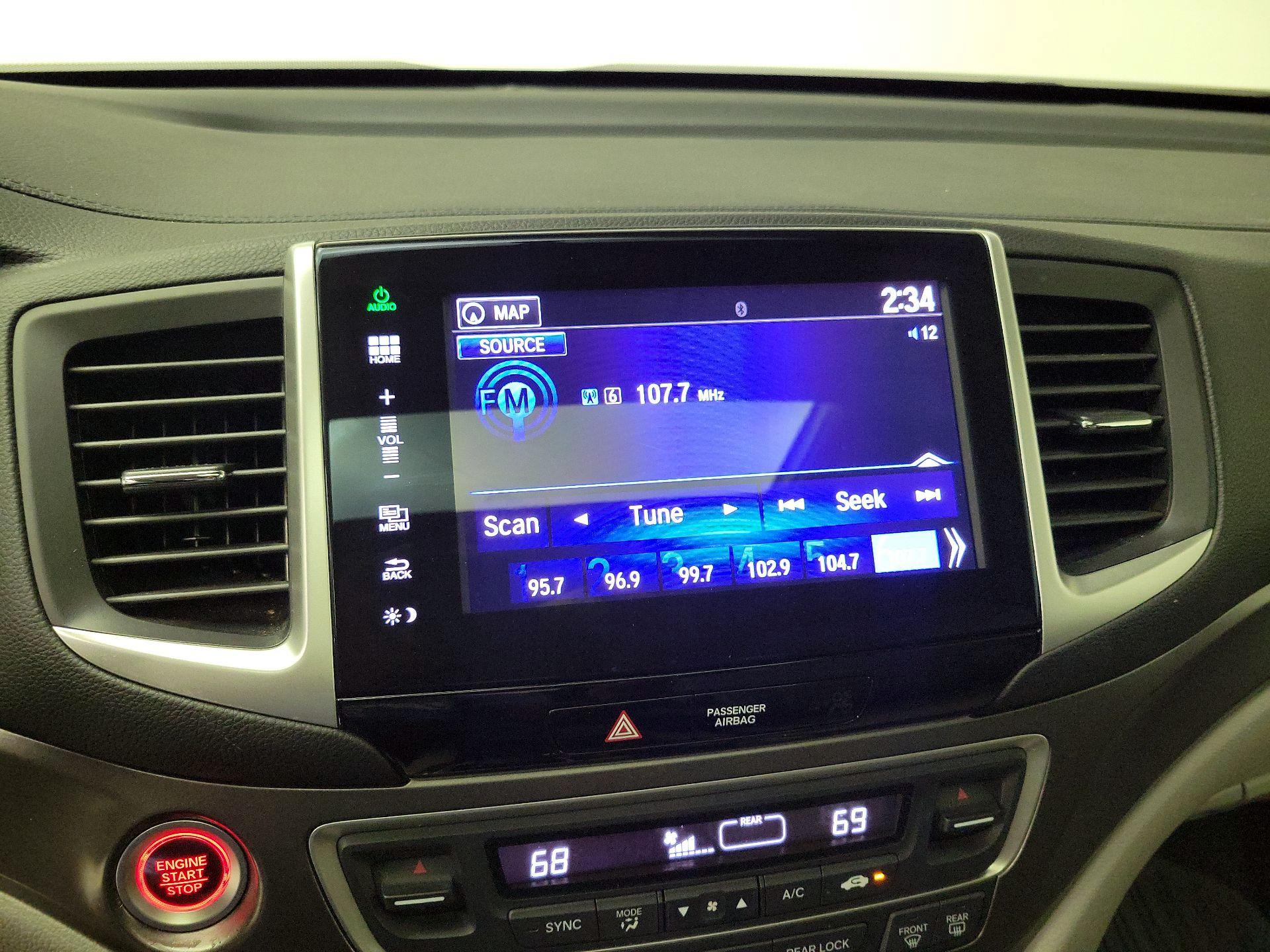 Thumbnail: 2016 Honda Pilot - 16