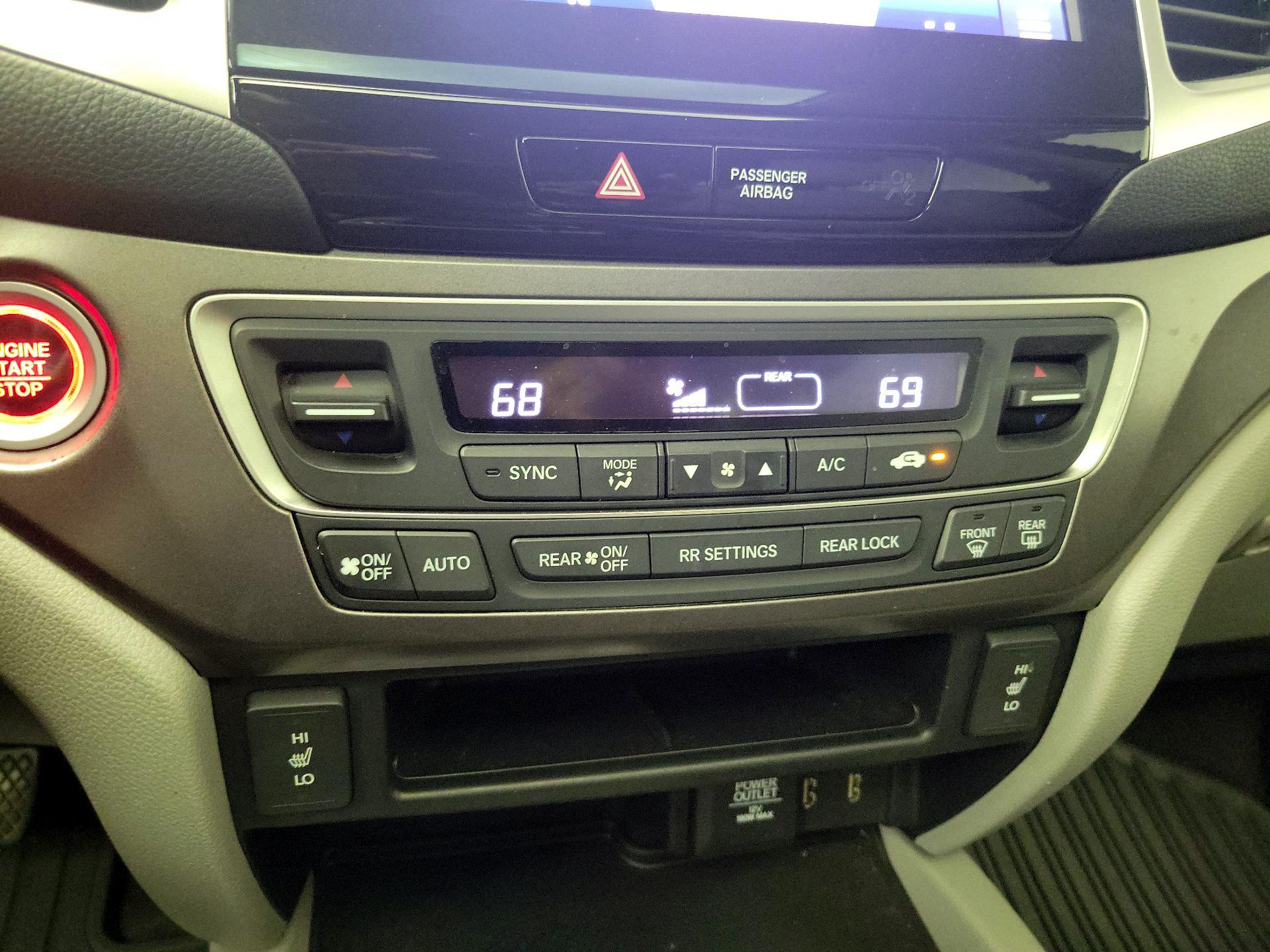 Thumbnail: 2016 Honda Pilot - 17