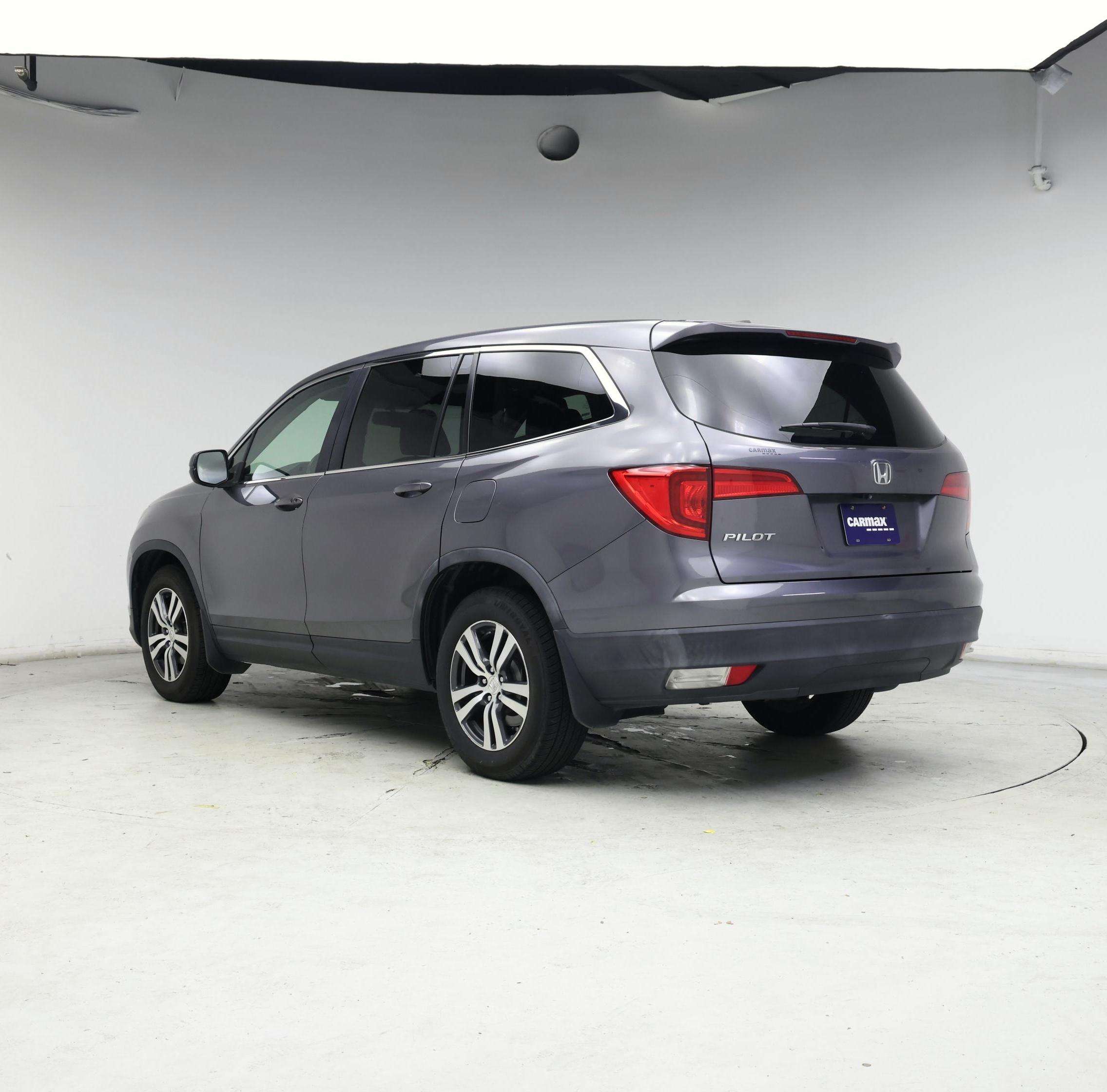 Thumbnail: 2016 Honda Pilot - 2