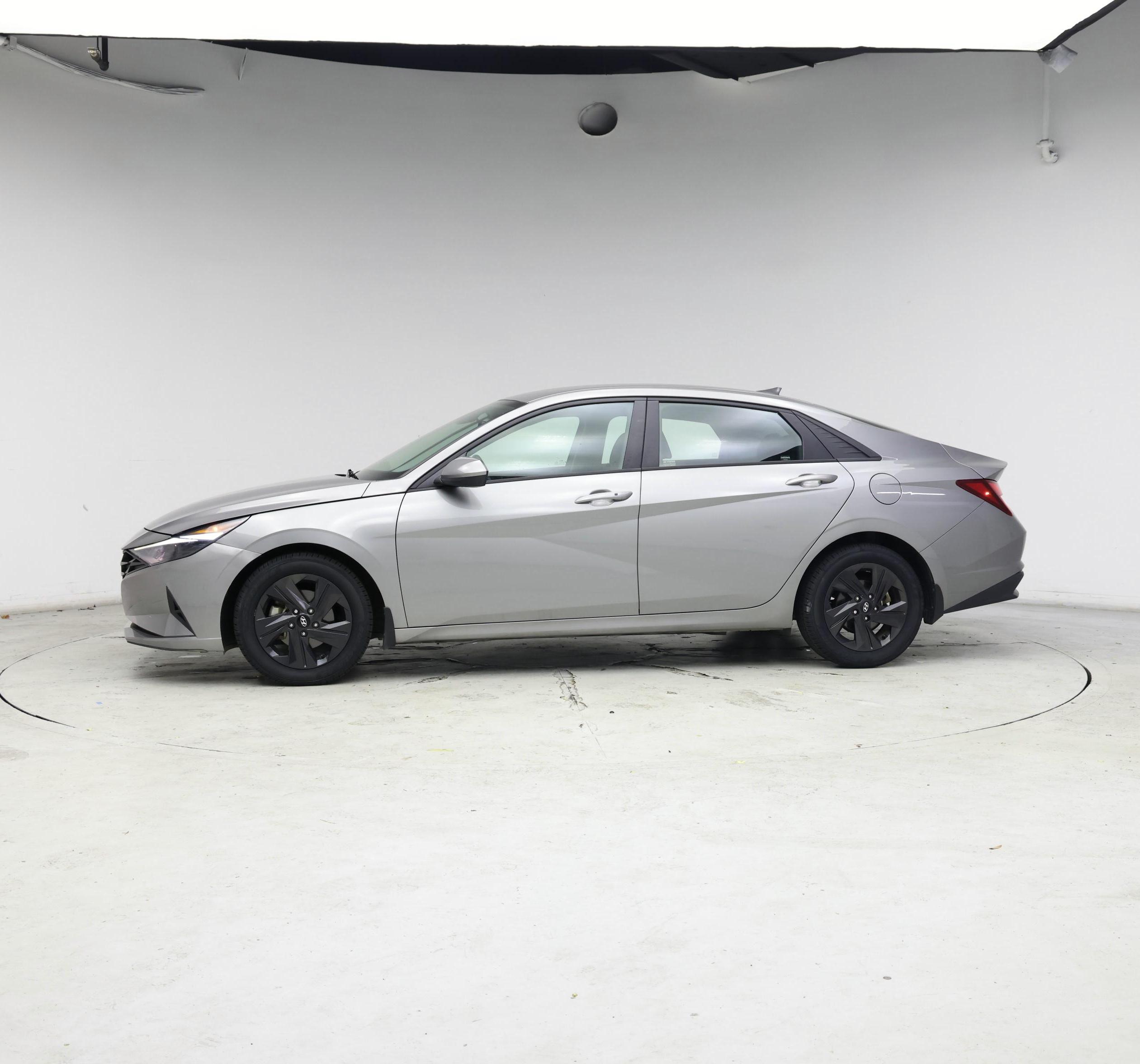 Thumbnail: 2022 Hyundai Elantra - 3