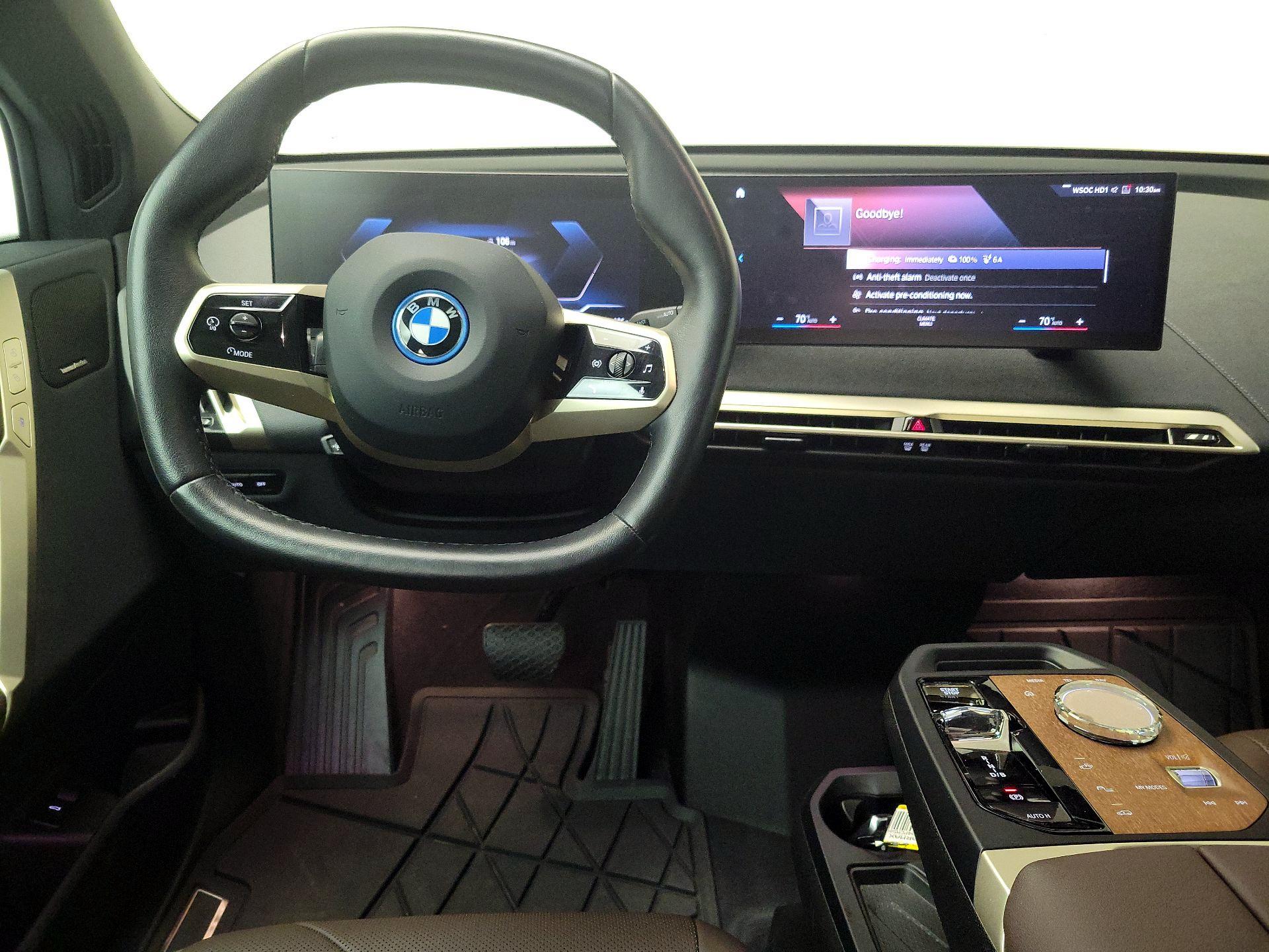 Thumbnail: 2023 BMW iX - 10