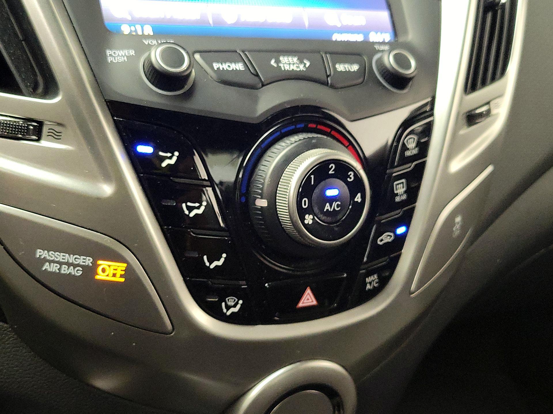 Thumbnail: 2016 Hyundai Veloster - 16