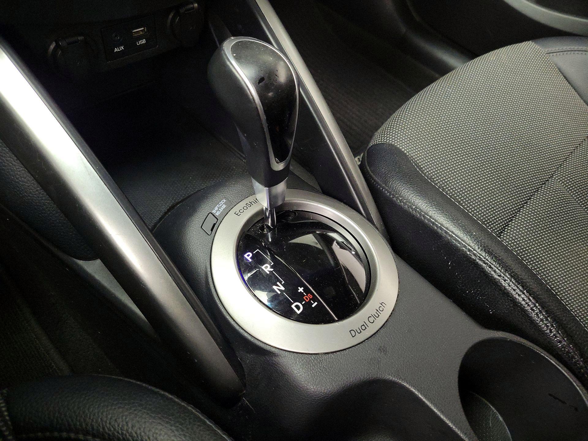 Thumbnail: 2016 Hyundai Veloster - 17