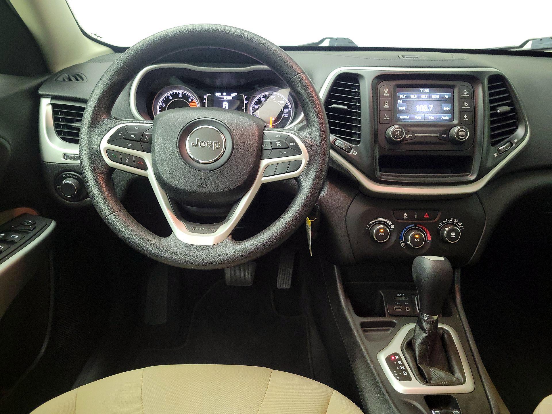 Thumbnail: 2017 Jeep Cherokee - 10