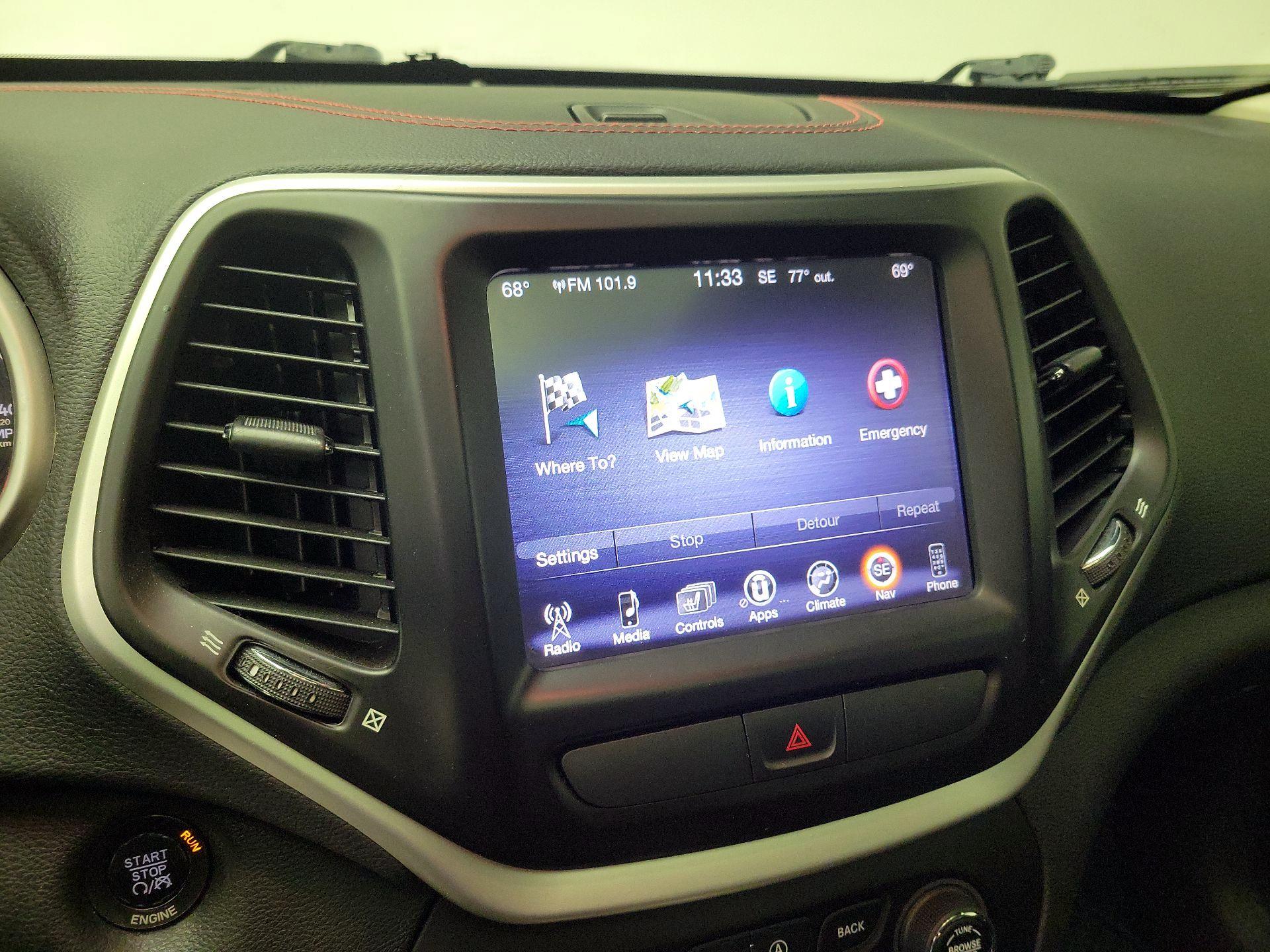 Thumbnail: 2016 Jeep Cherokee - 14