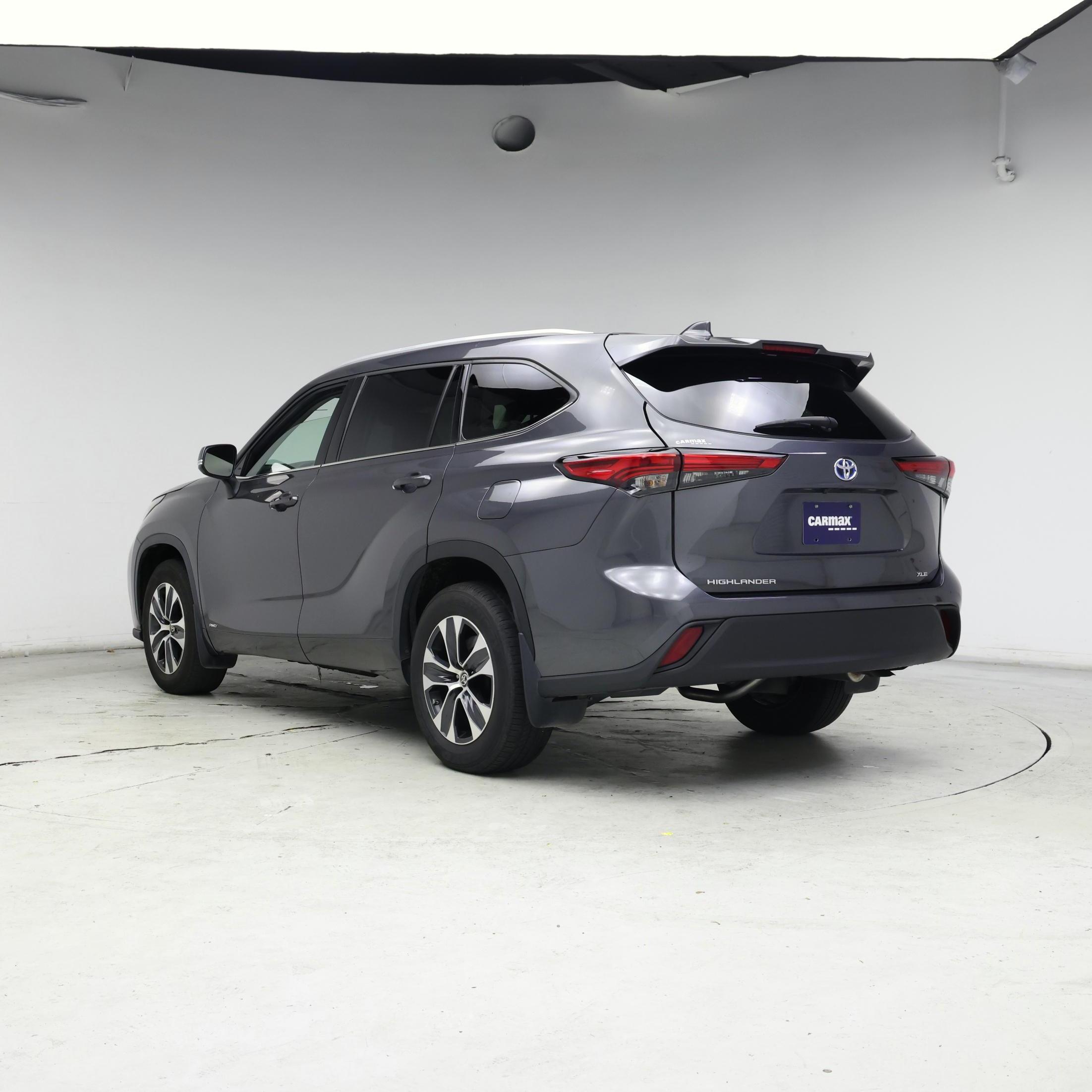 Thumbnail: 2022 Toyota Highlander - 2