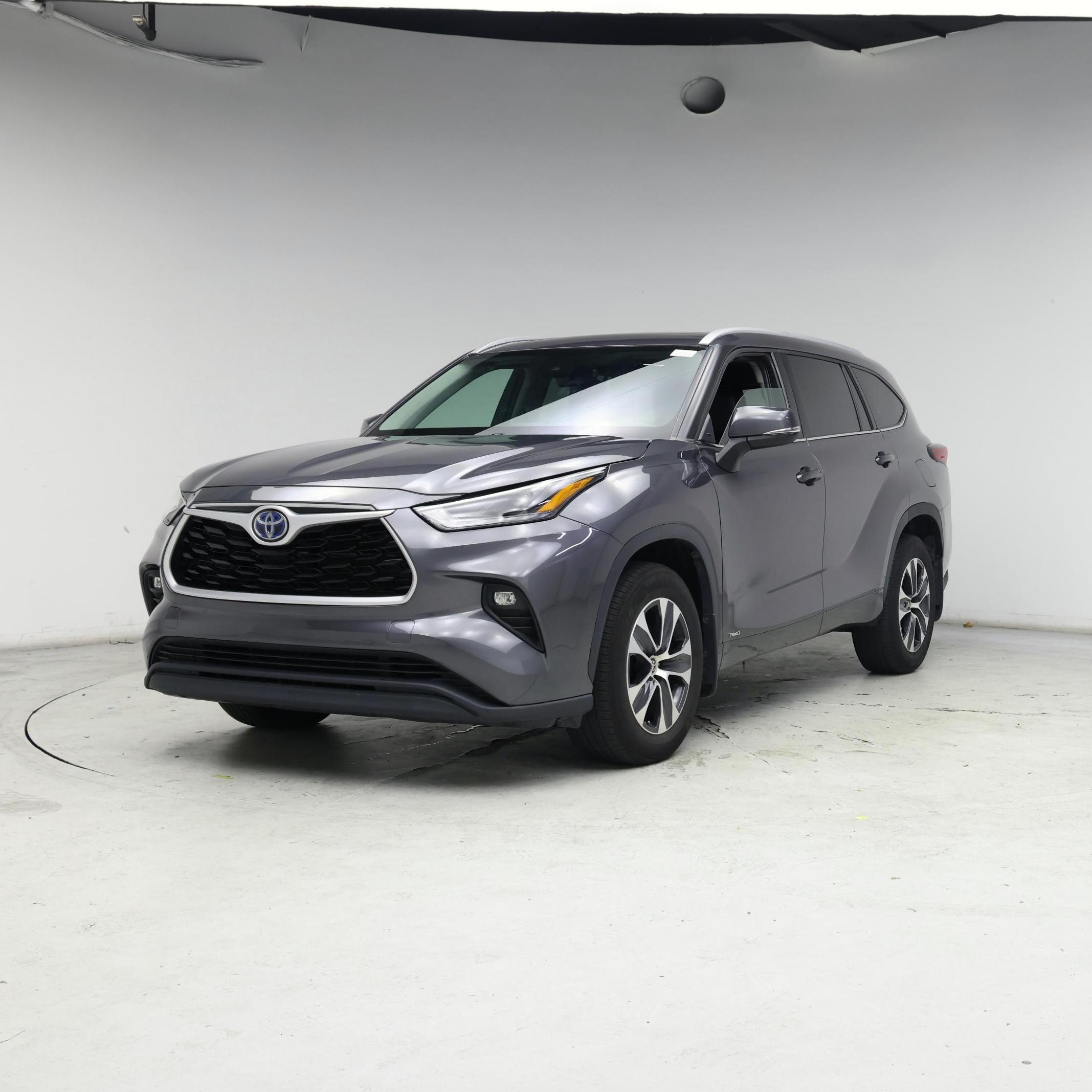 Thumbnail: 2022 Toyota Highlander - 4