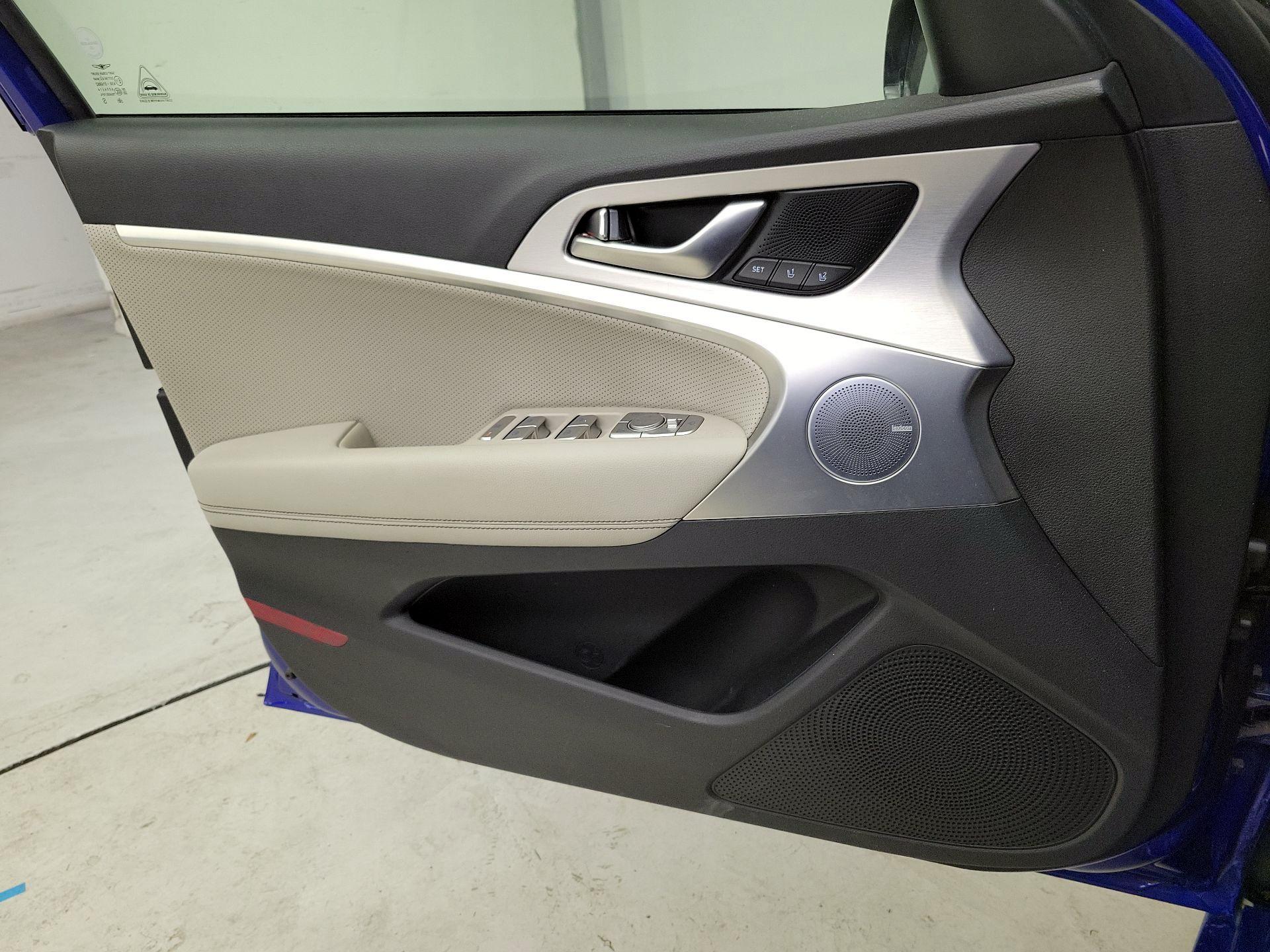 Thumbnail: 2019 Genesis G70 - 12