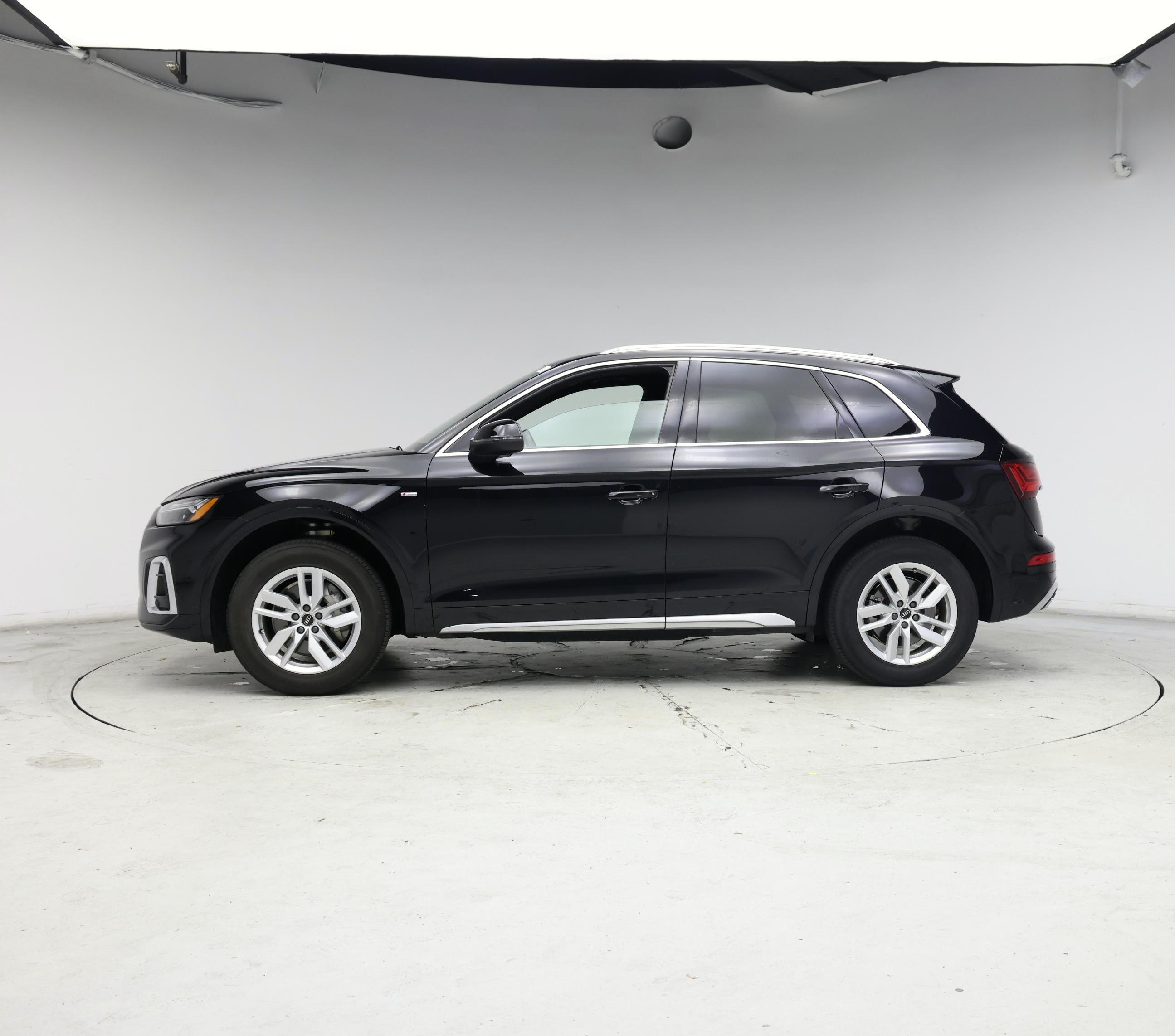Thumbnail: 2022 Audi Q5 - 3