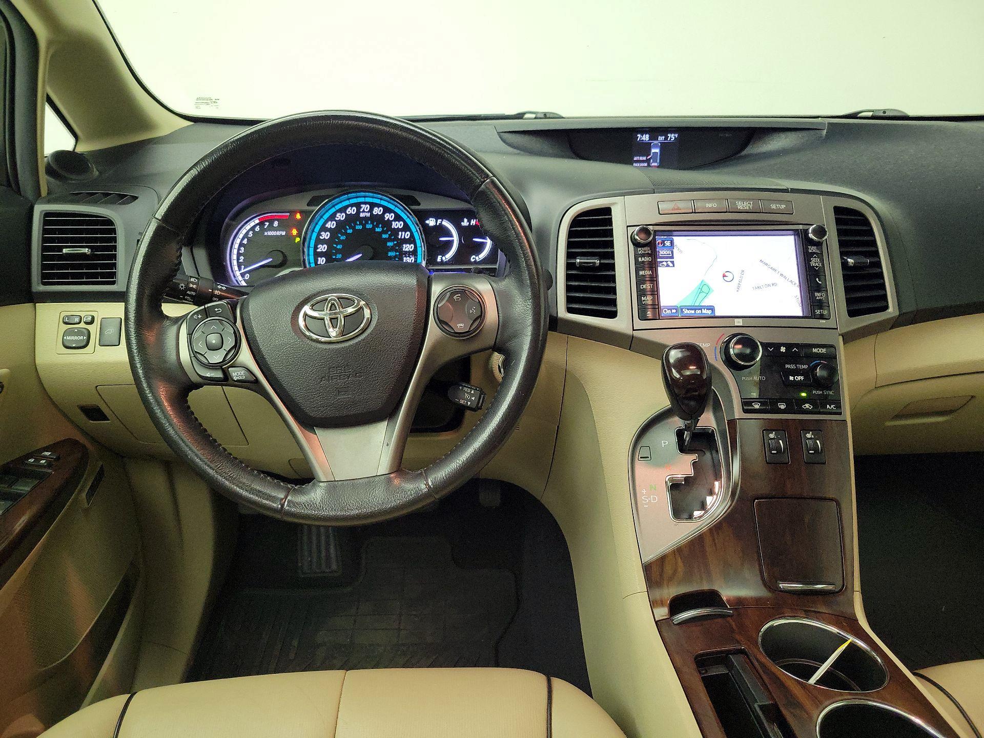Thumbnail: 2014 Toyota Venza - 10
