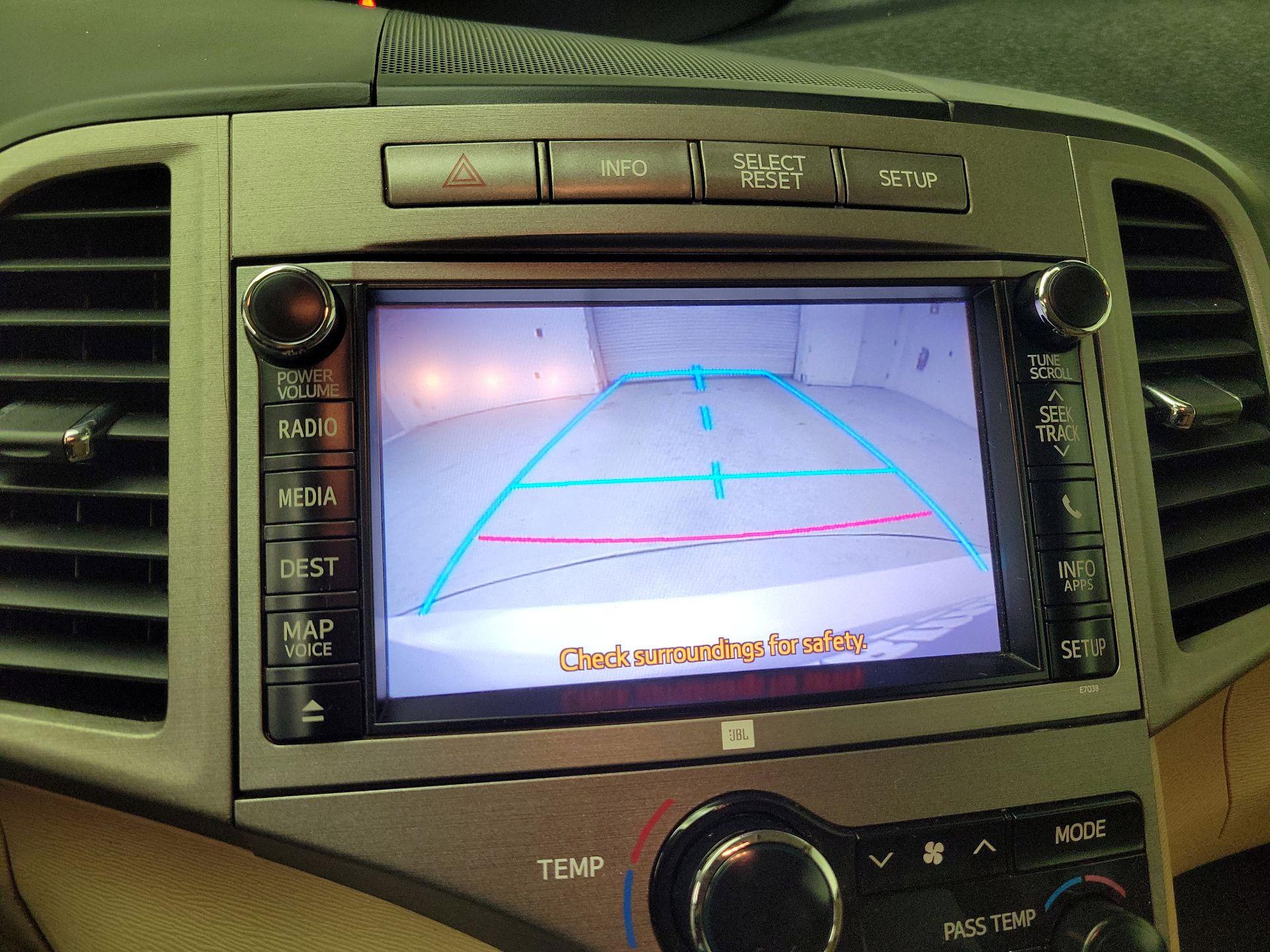 Thumbnail: 2014 Toyota Venza - 15