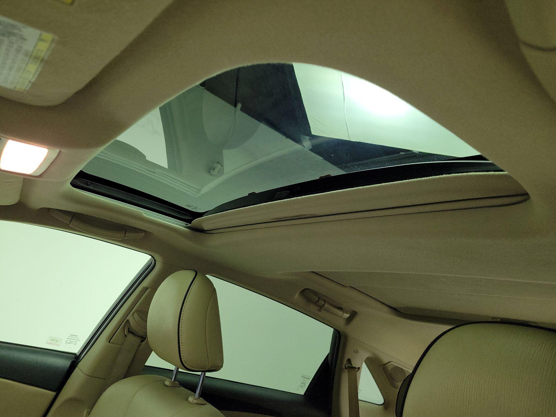 Thumbnail: 2014 Toyota Venza - 20