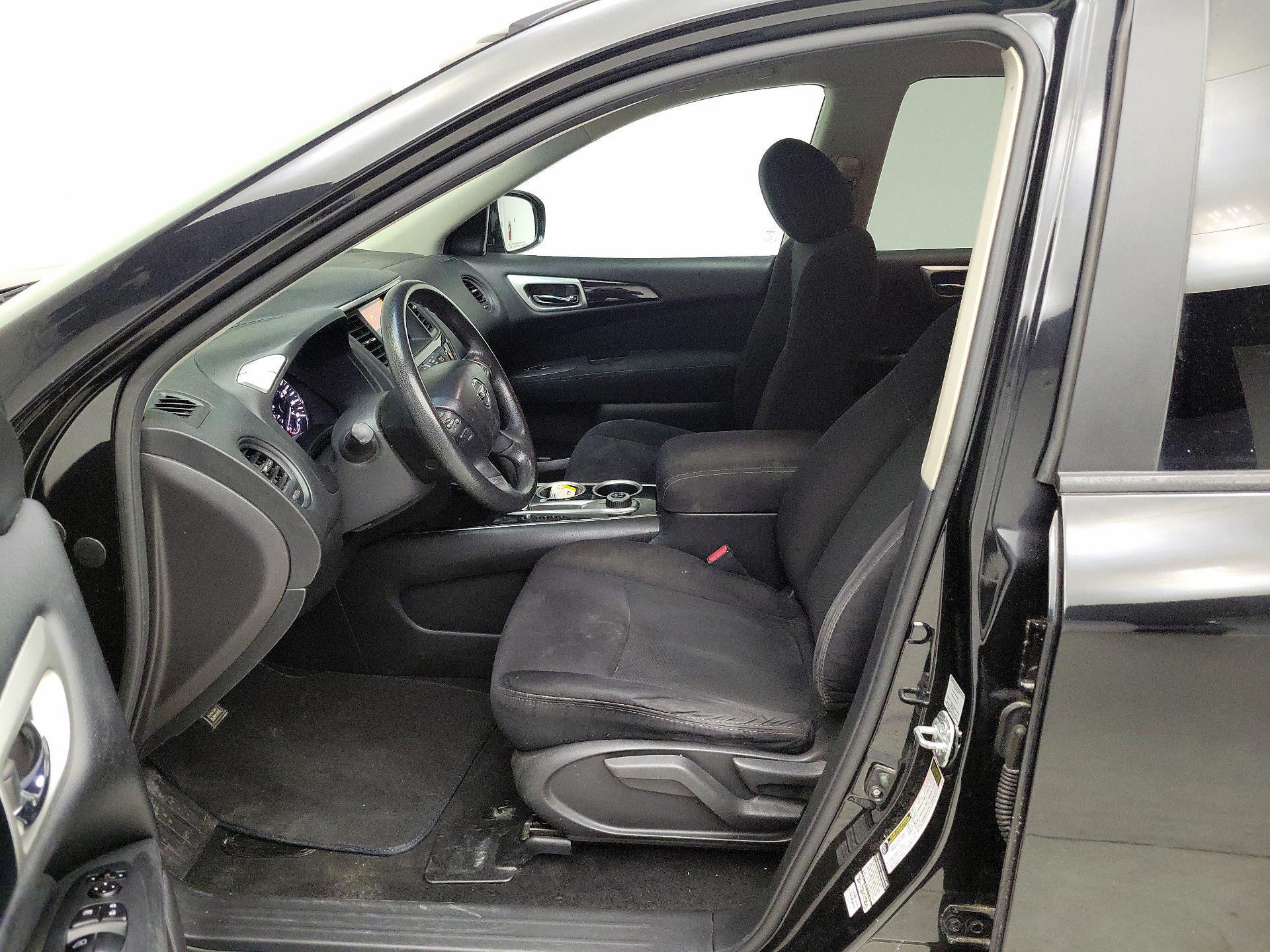 Thumbnail: 2015 Nissan Pathfinder - 11